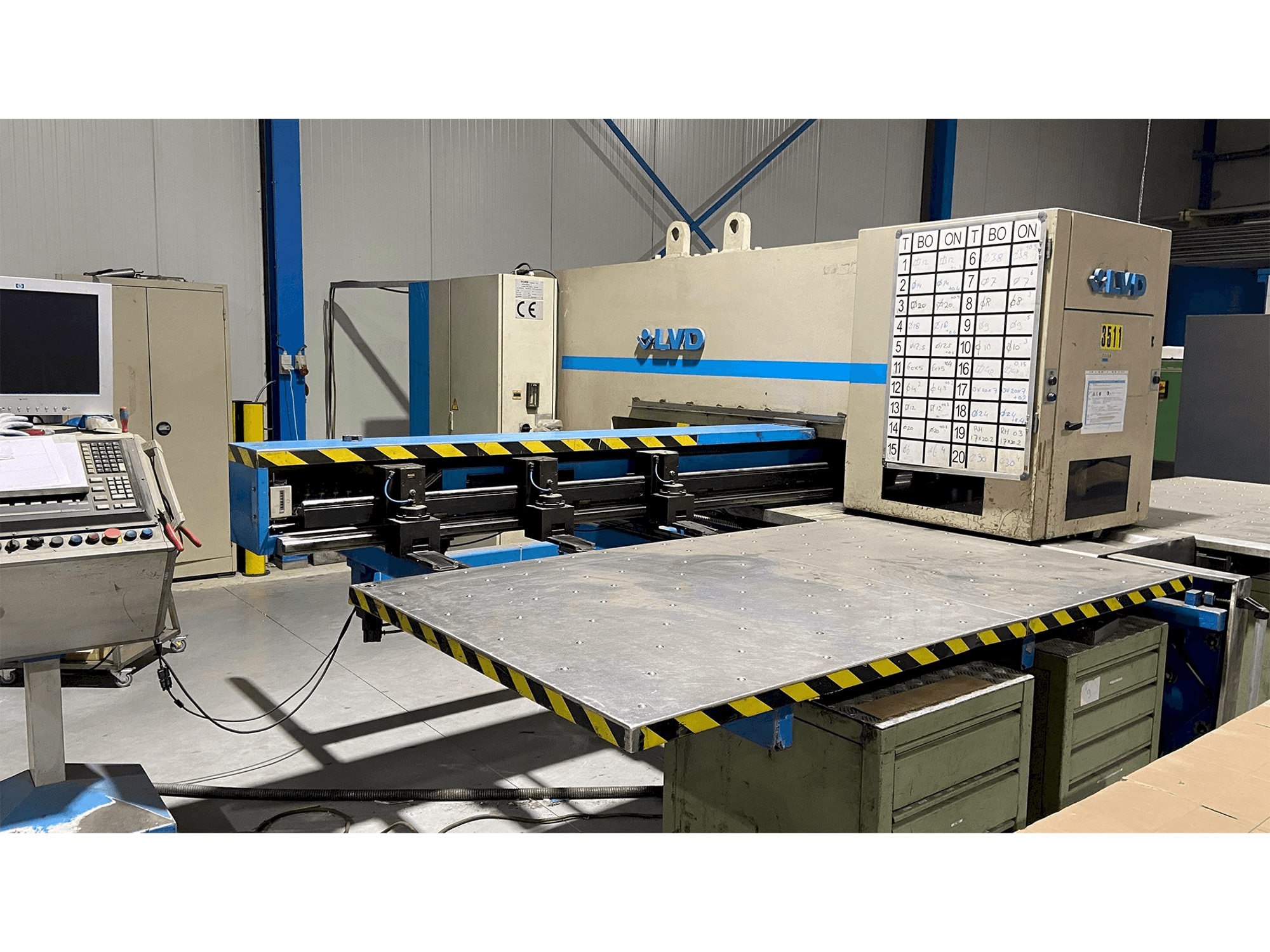 Makine LVD Delta 1250-LB-TN - Önden görünüm