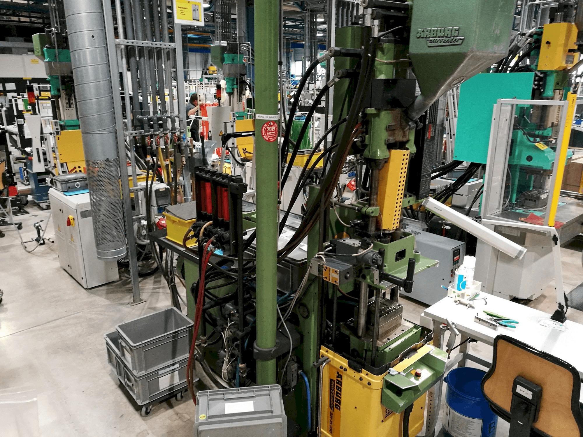 Makine Arburg 221-75-350 - Önden görünüm