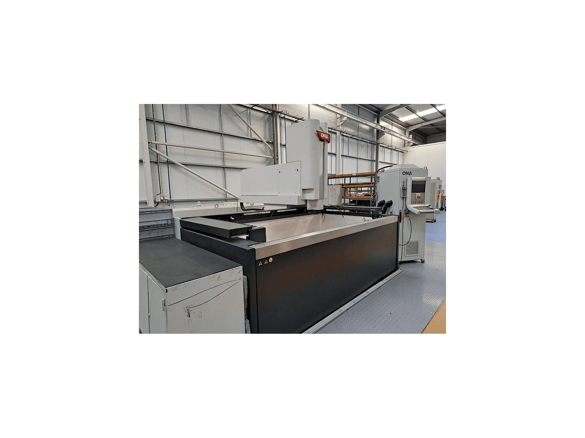 Makine ONA QX8 B1 L - Önden görünüm