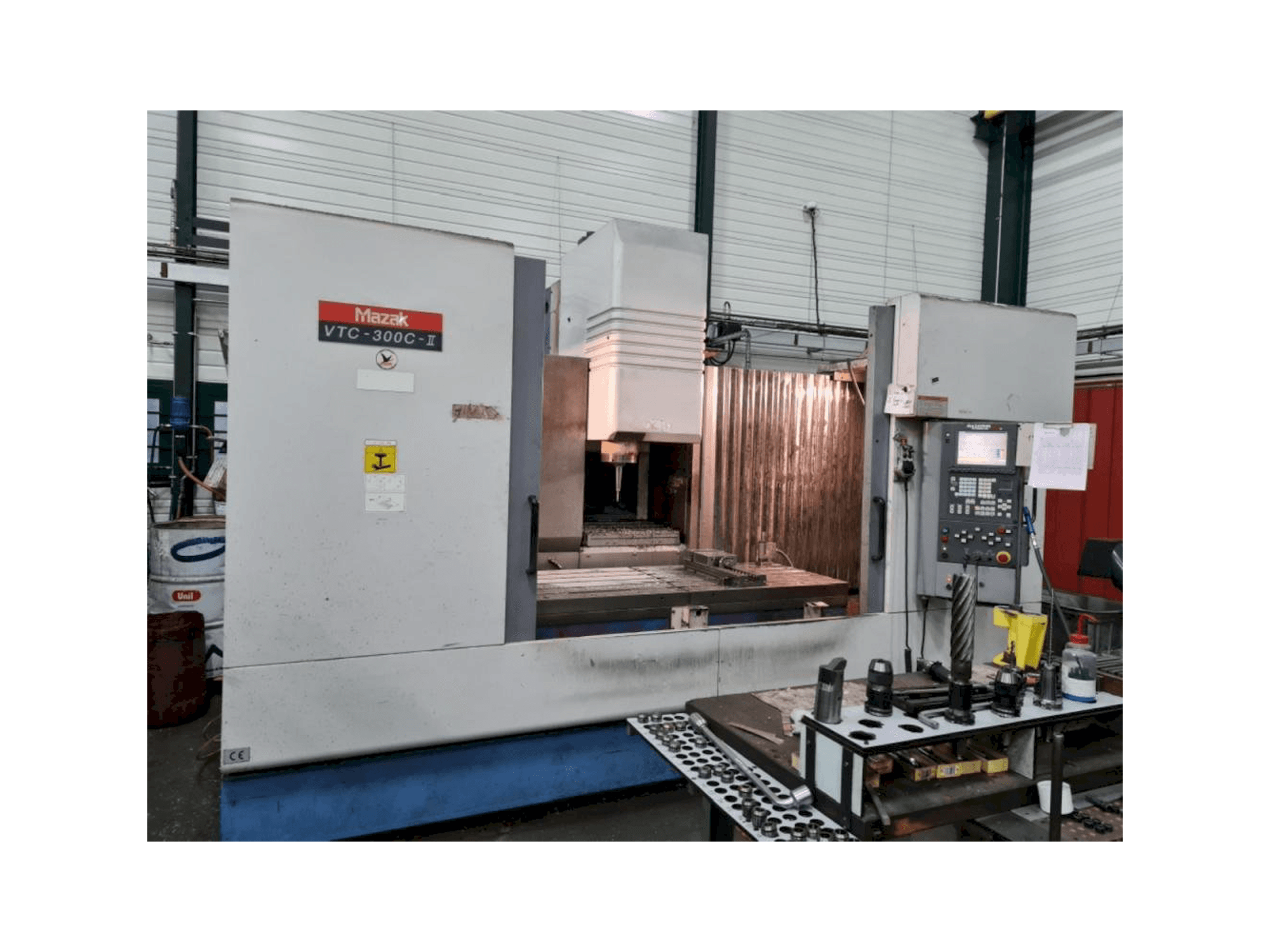 Makine Mazak VTC 300C - Önden görünüm