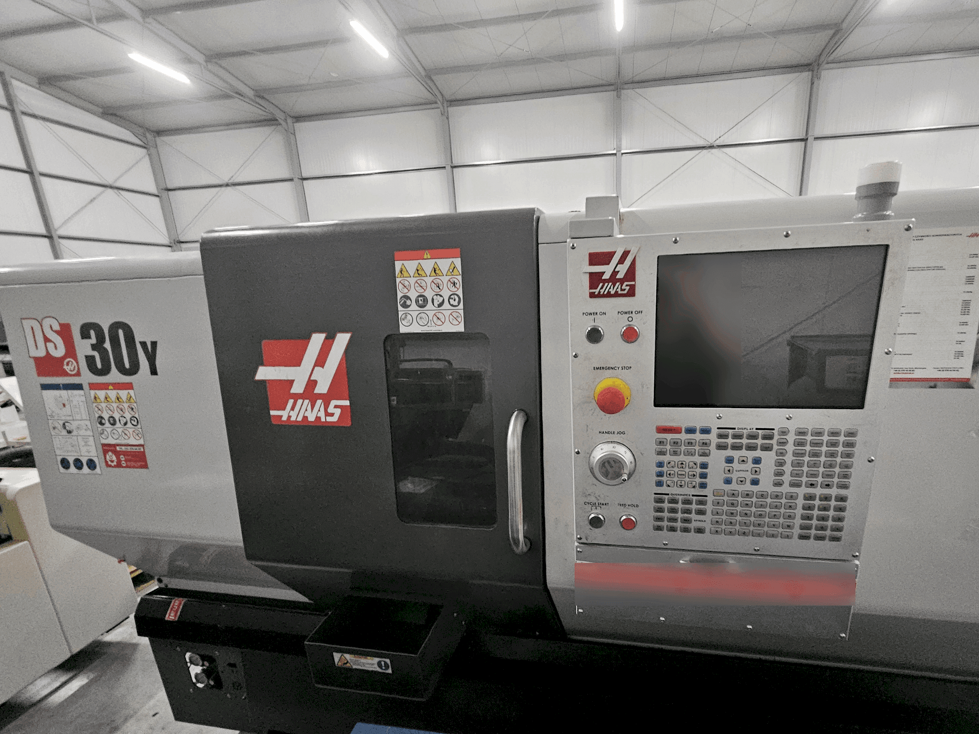 Makine HAAS DS-30Y - Önden görünüm