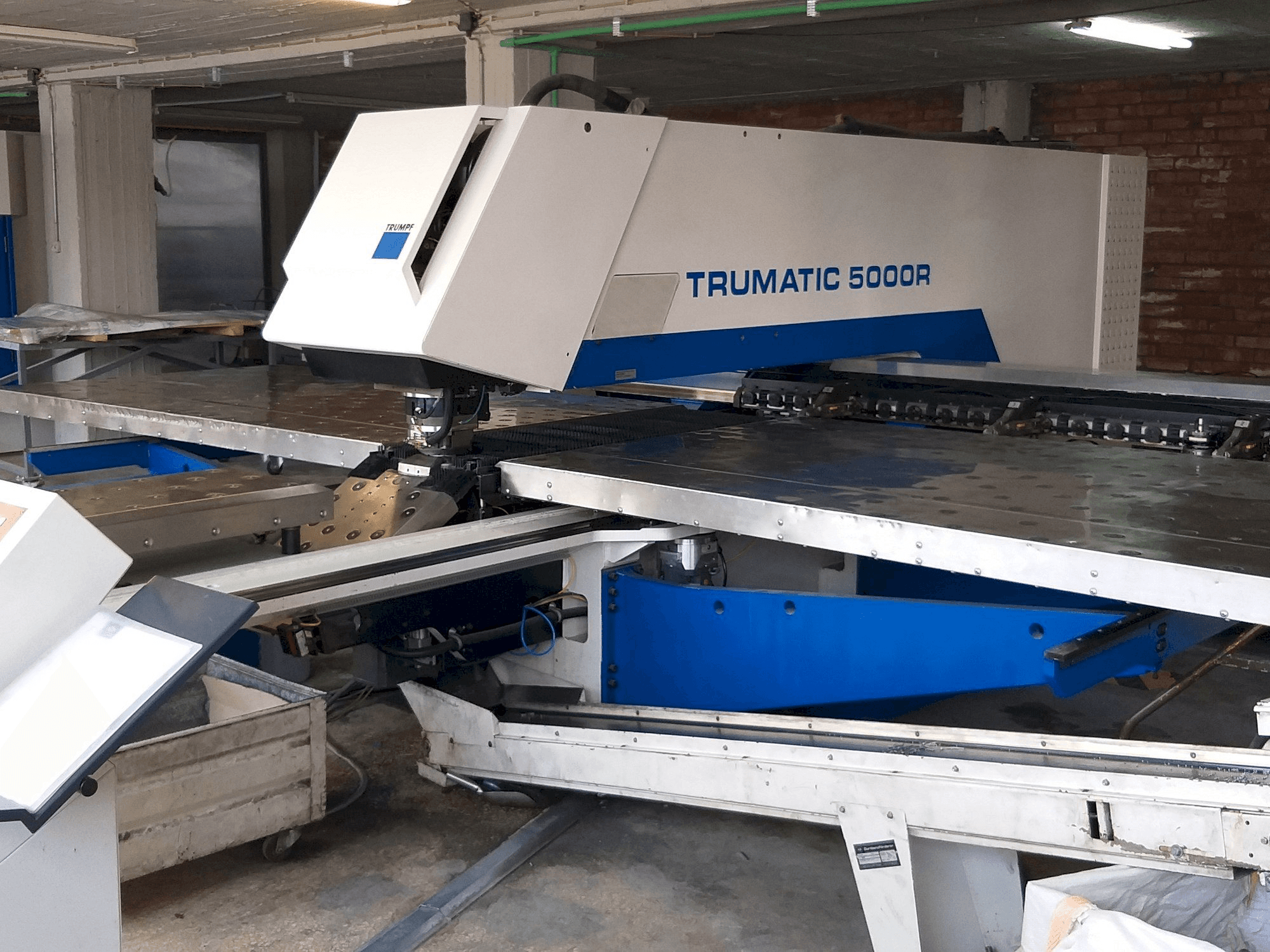 Makine Trumpf Trumatic 5000 R - Önden görünüm