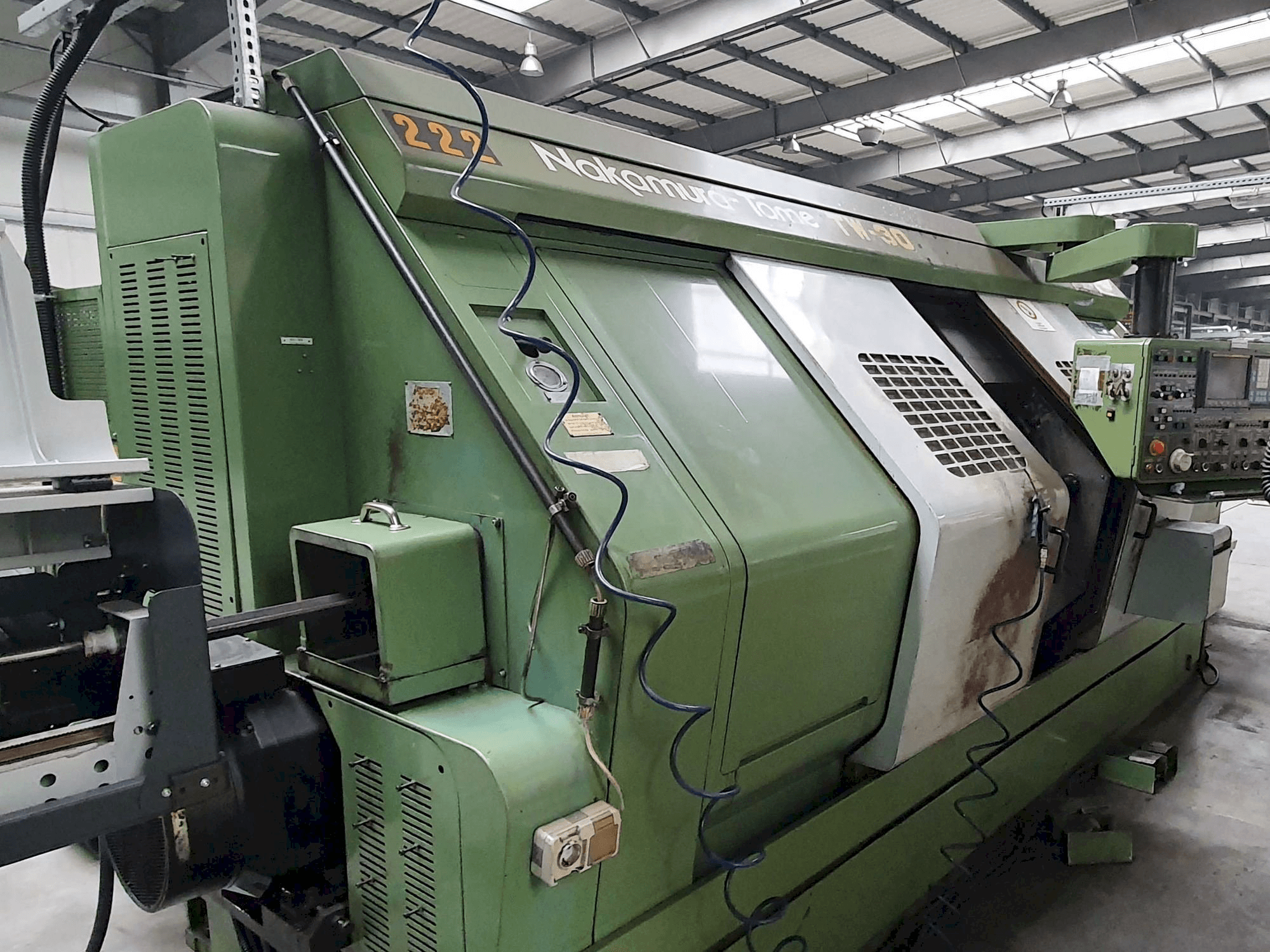 Makine NAKAMURA-TOME TW-30 - Önden görünüm