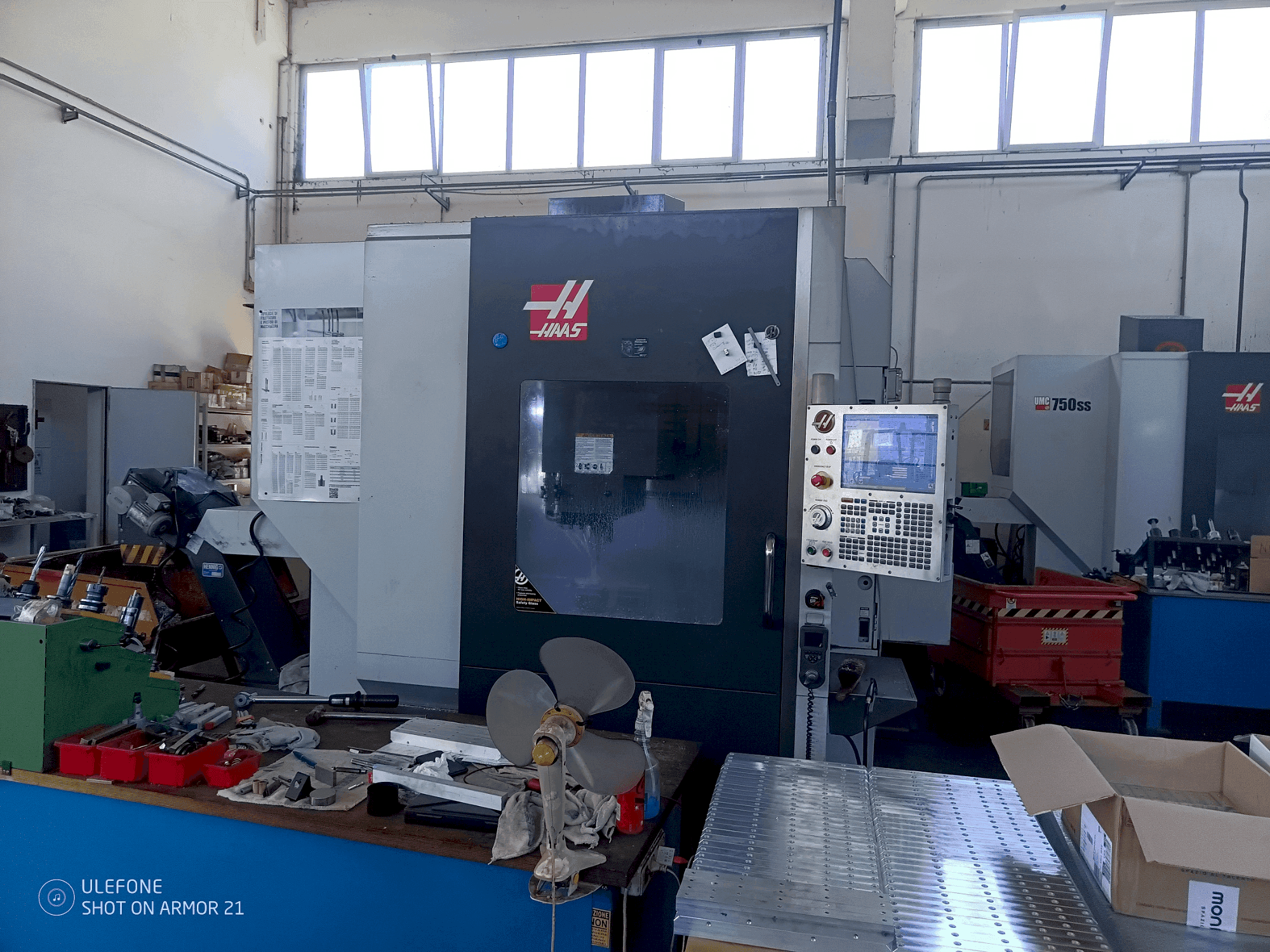 Makine HAAS UMC 750SS - Önden görünüm