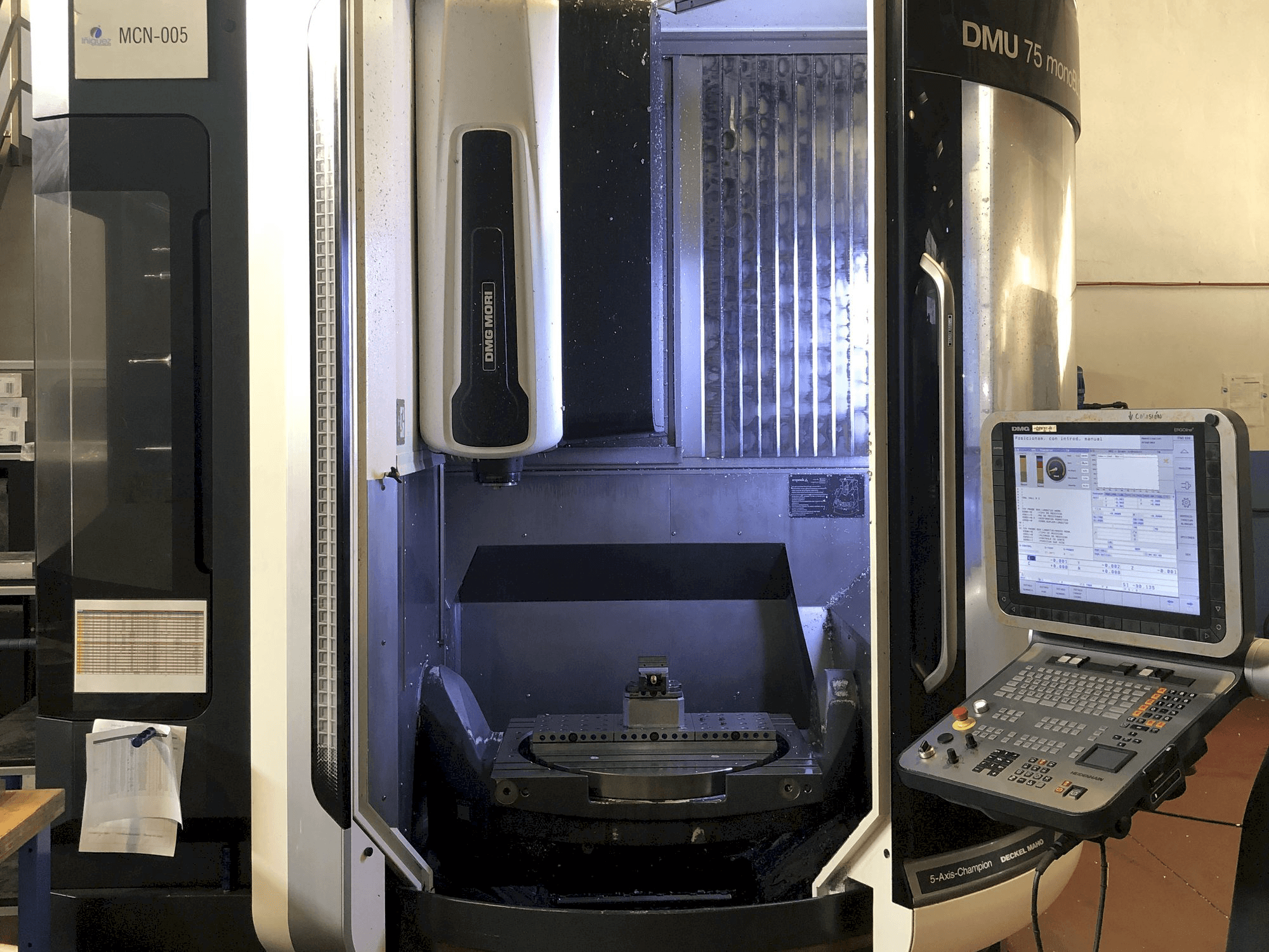 Makine DMG MORI DMU 75 Monoblock - Önden görünüm