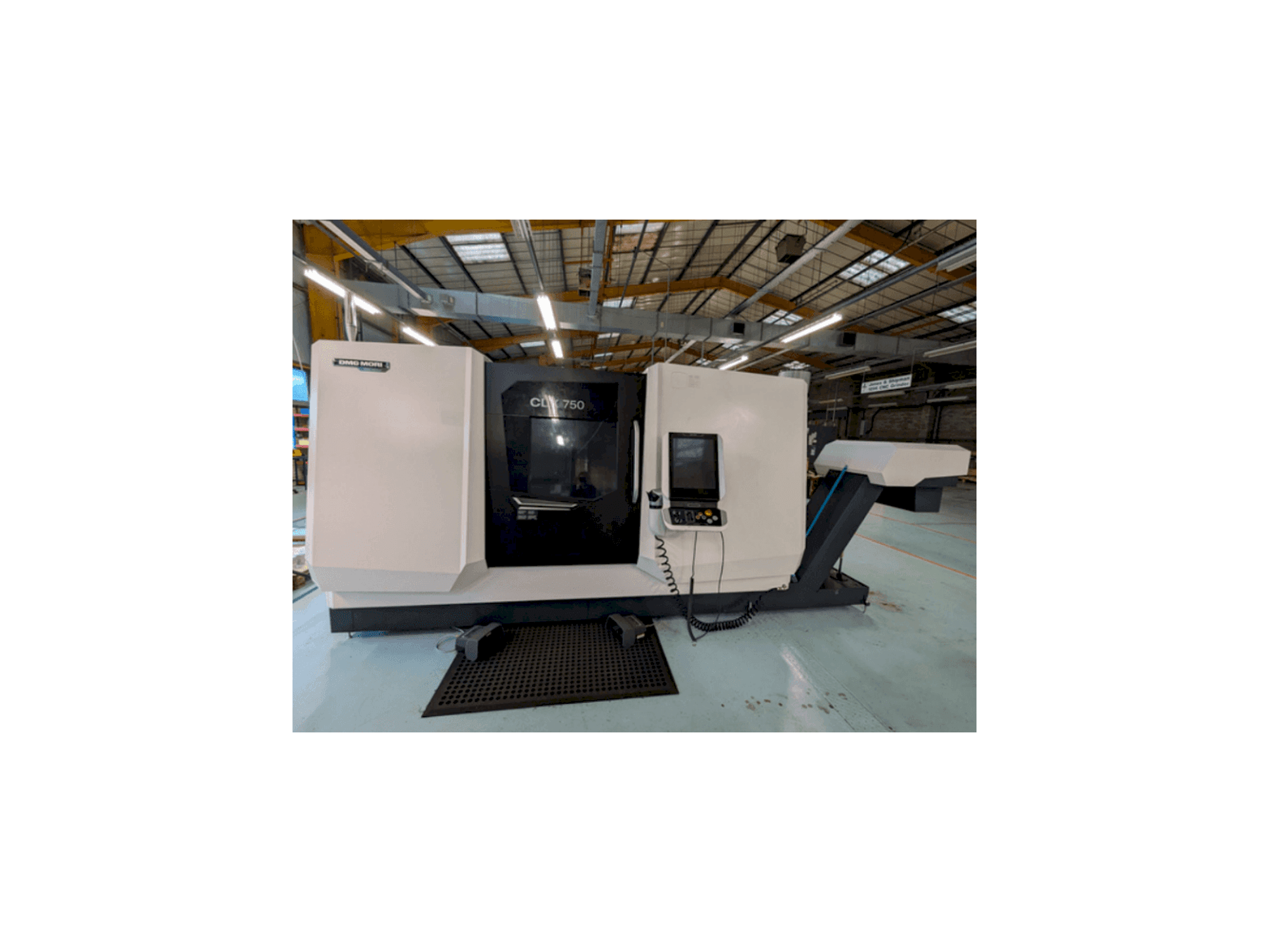 Makine DMG MORI CLX750 V4 - Önden görünüm