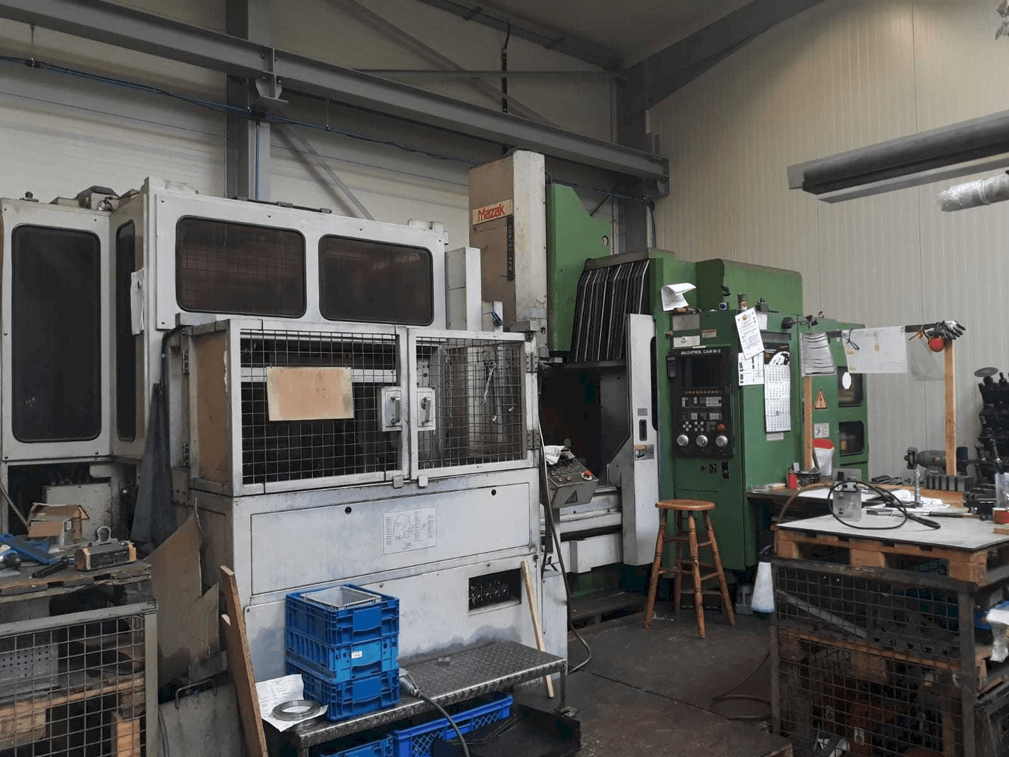 Makine Mazak AJV 25/405 - Önden görünüm