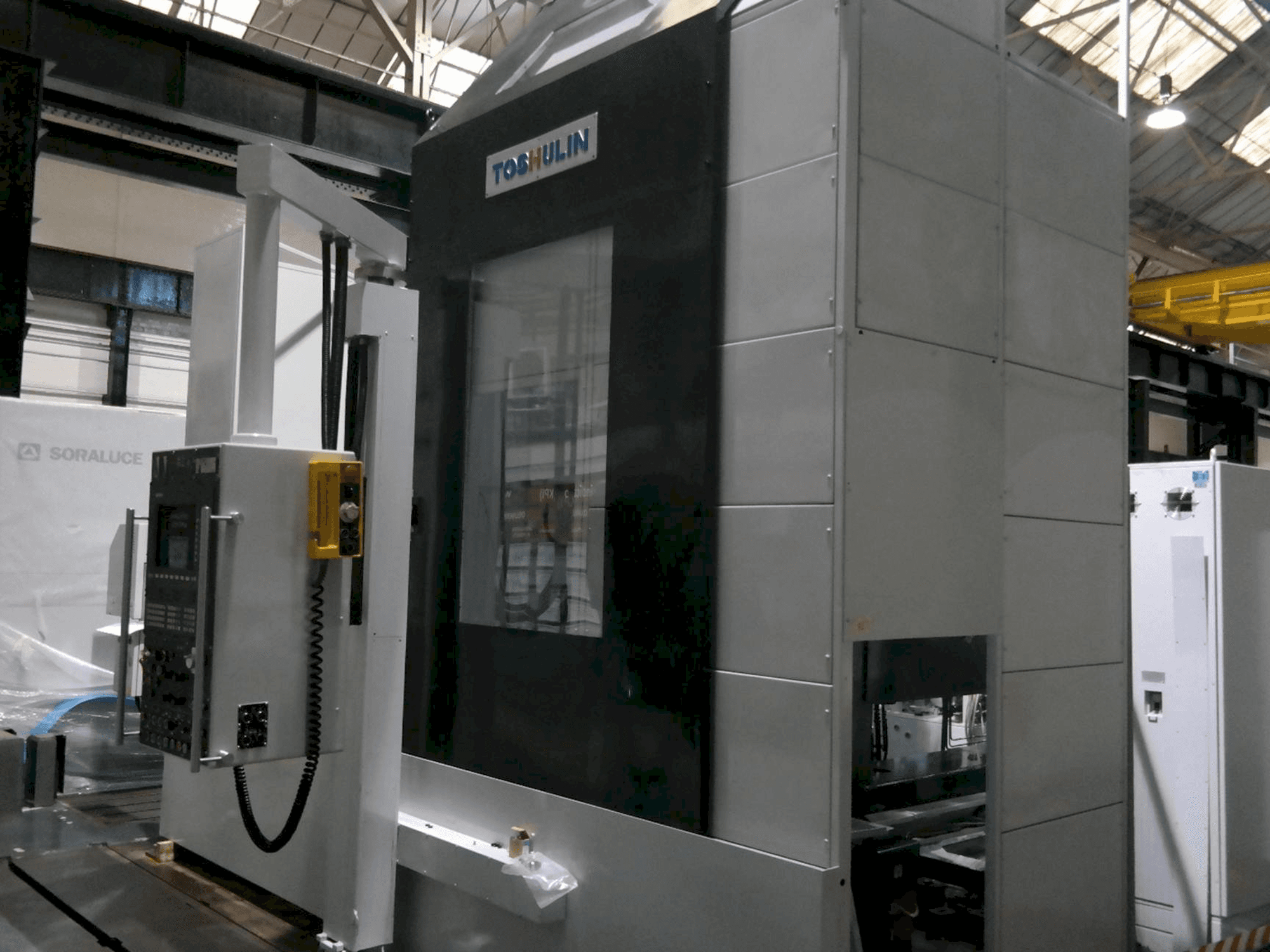 Makine TOS SKA 12 CNC - Önden görünüm
