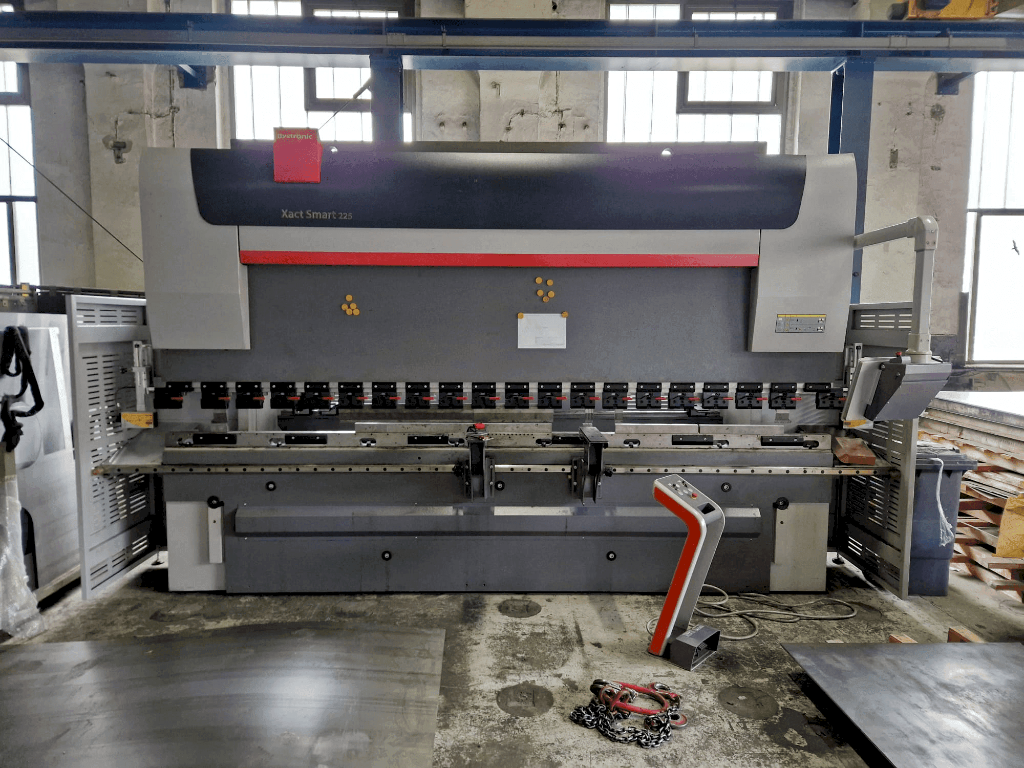 Makine Bystronic Xact Smart 225/4100 - Önden görünüm