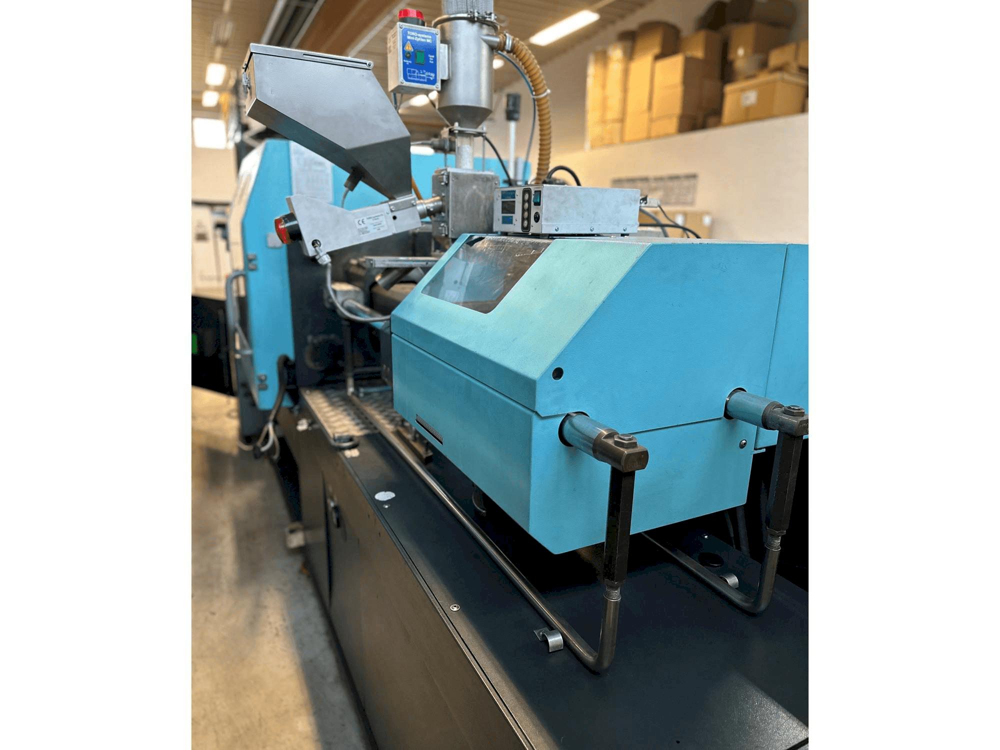 Makine DEMAG Concept 80/370-120 - Önden görünüm