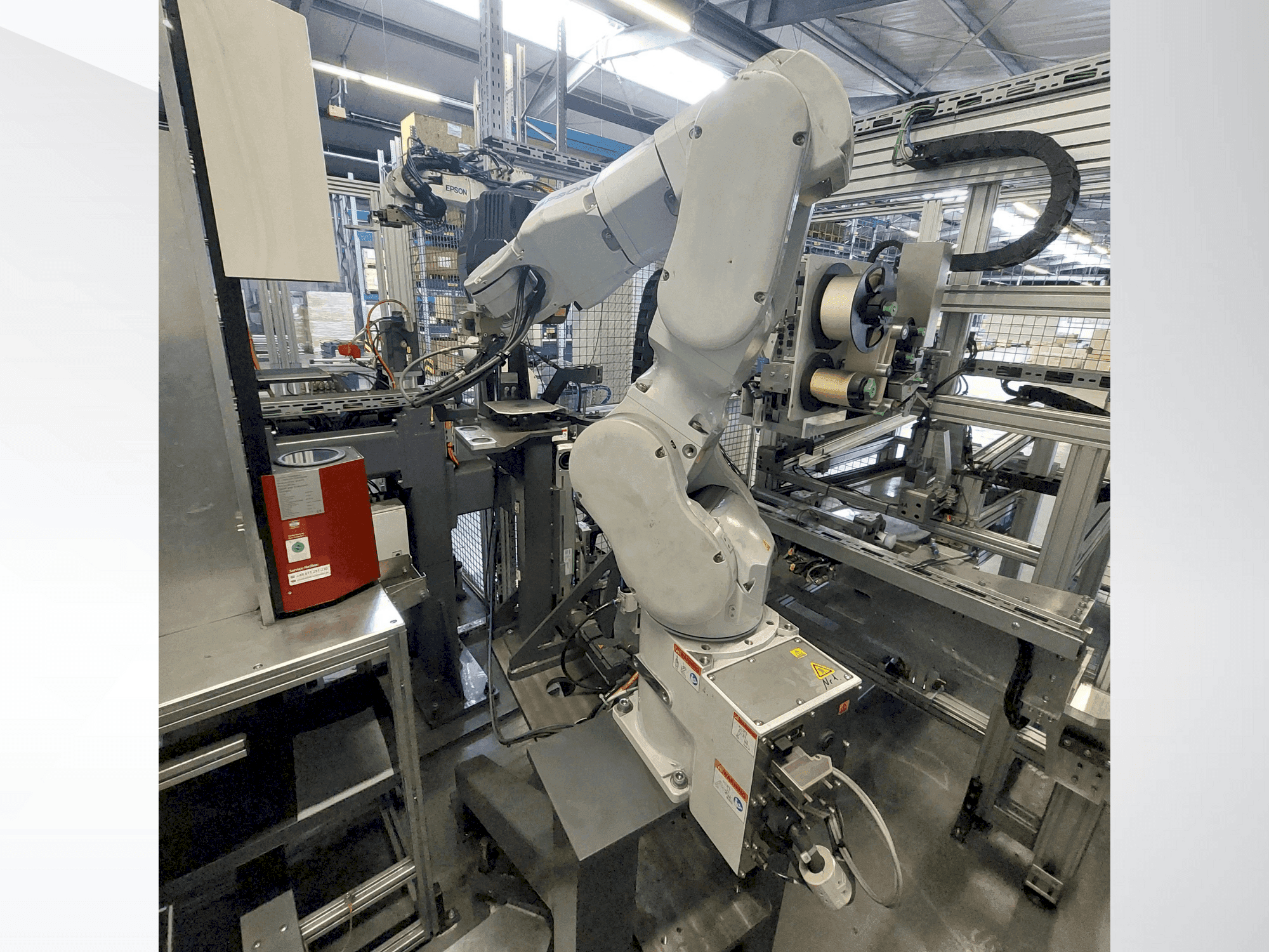 Makine EPSON C8A-901 S - Önden görünüm