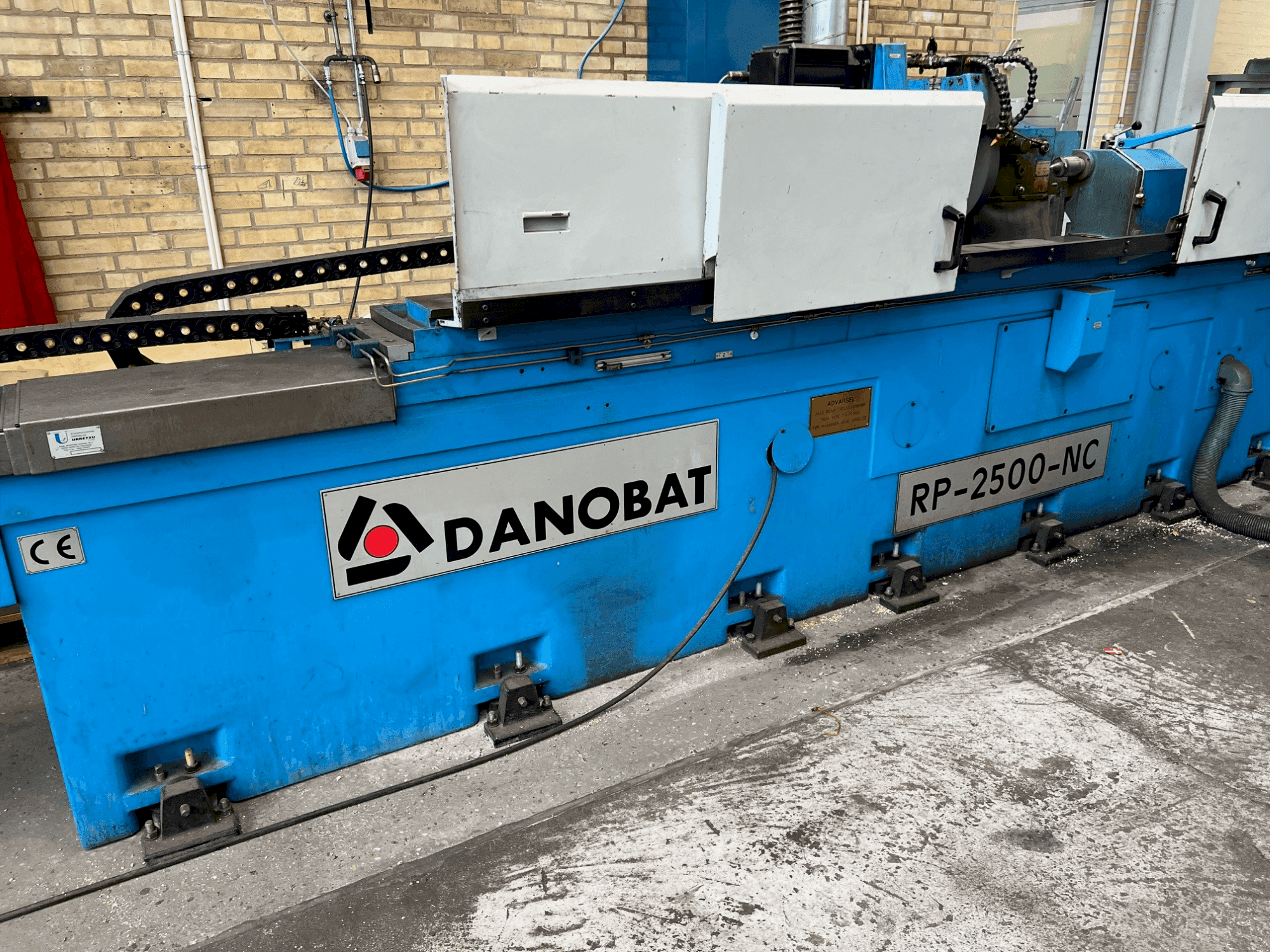 Makine DANOBAT RP-2500-NC - Önden görünüm
