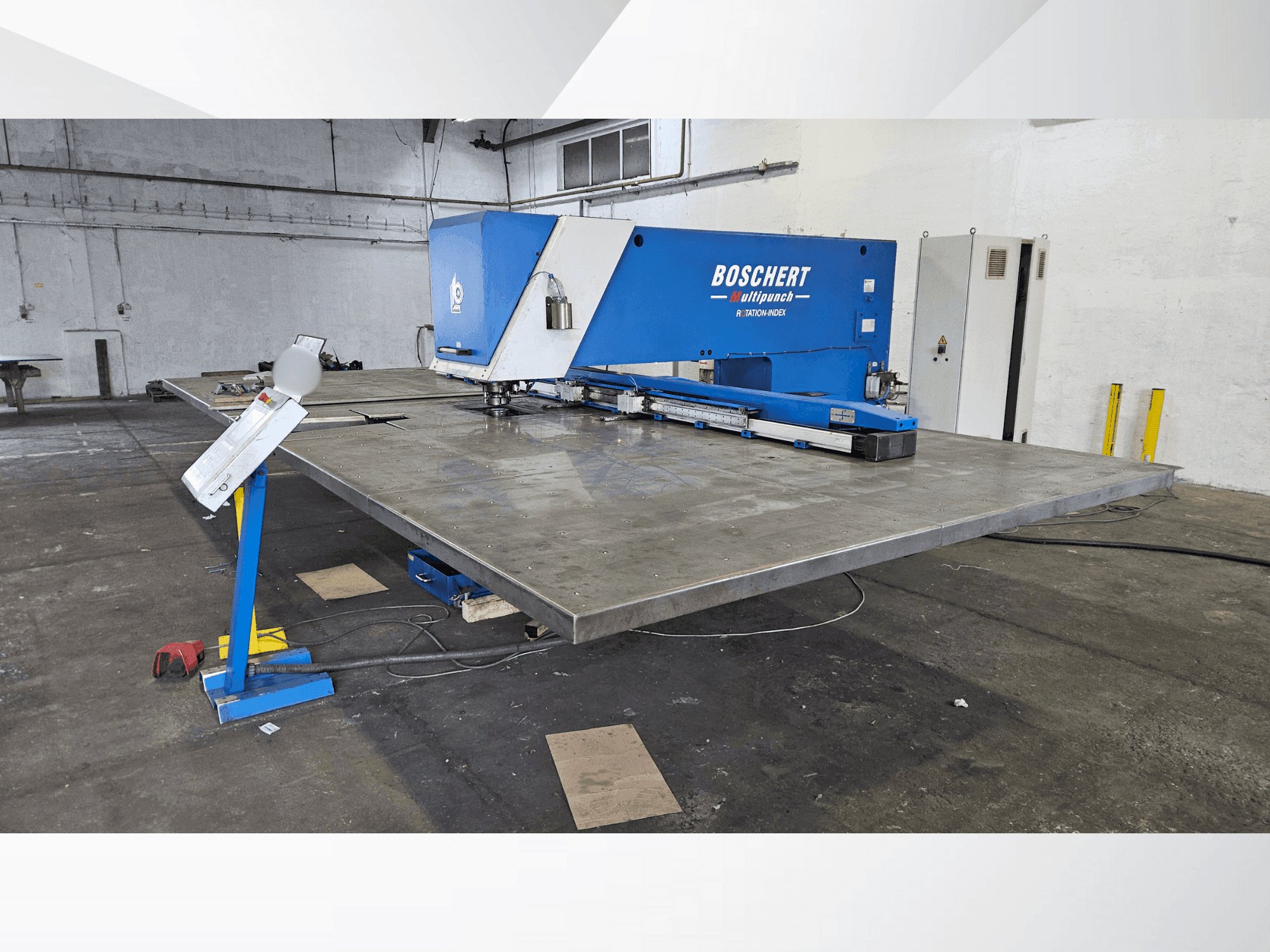 Makine BOSCHERT Multipunch 1500 x 3000 - Önden görünüm