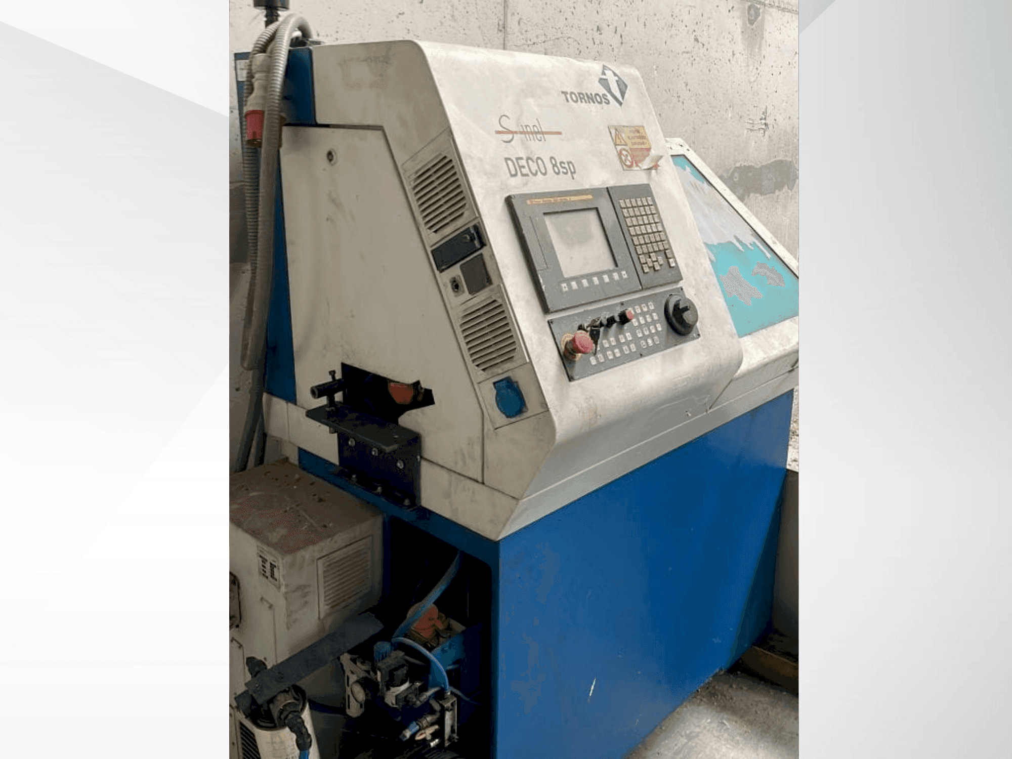 Makine TORNOS DECO 8sp - Önden görünüm