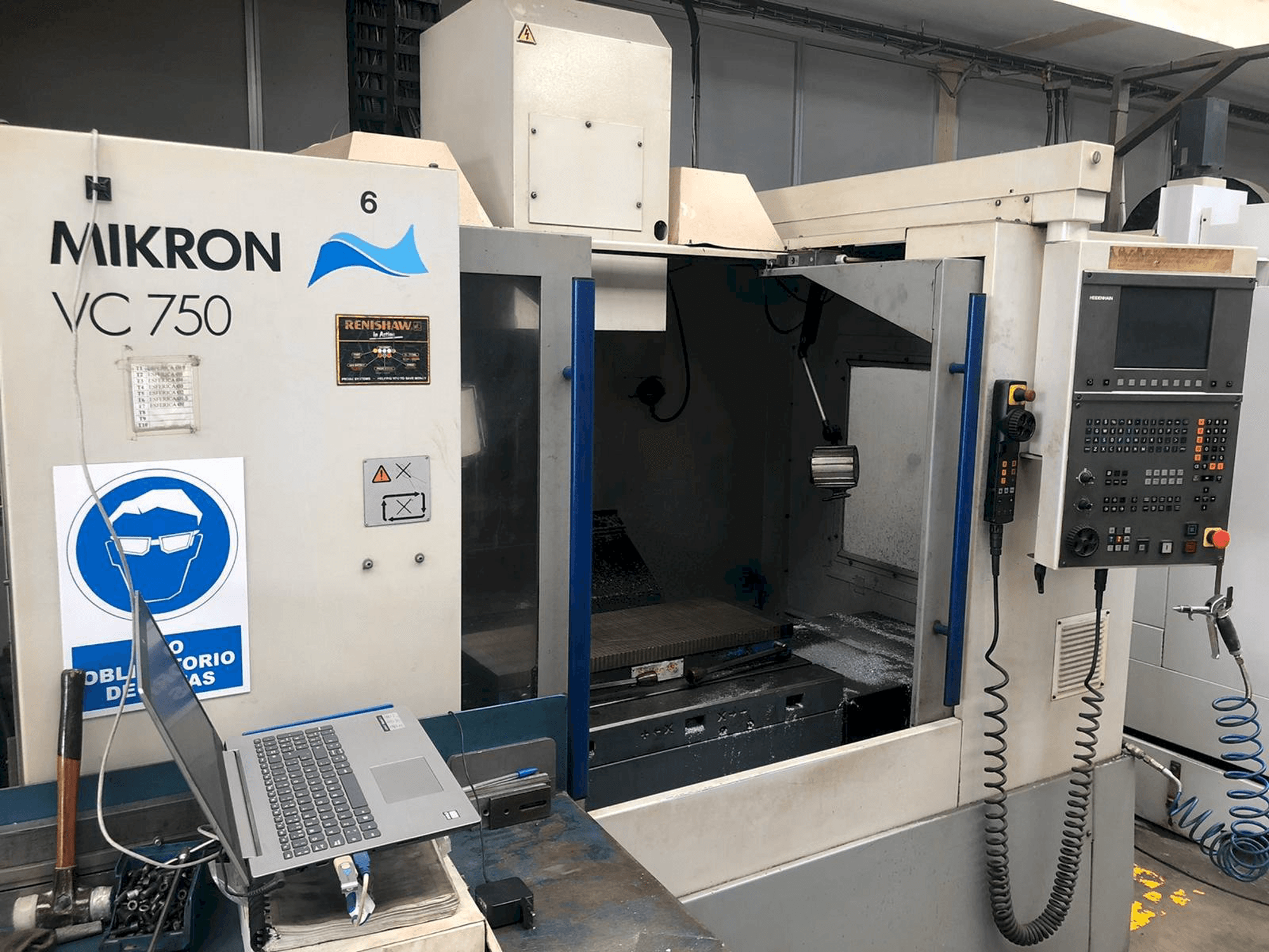 Makine MIKRON VC 750 - Önden görünüm