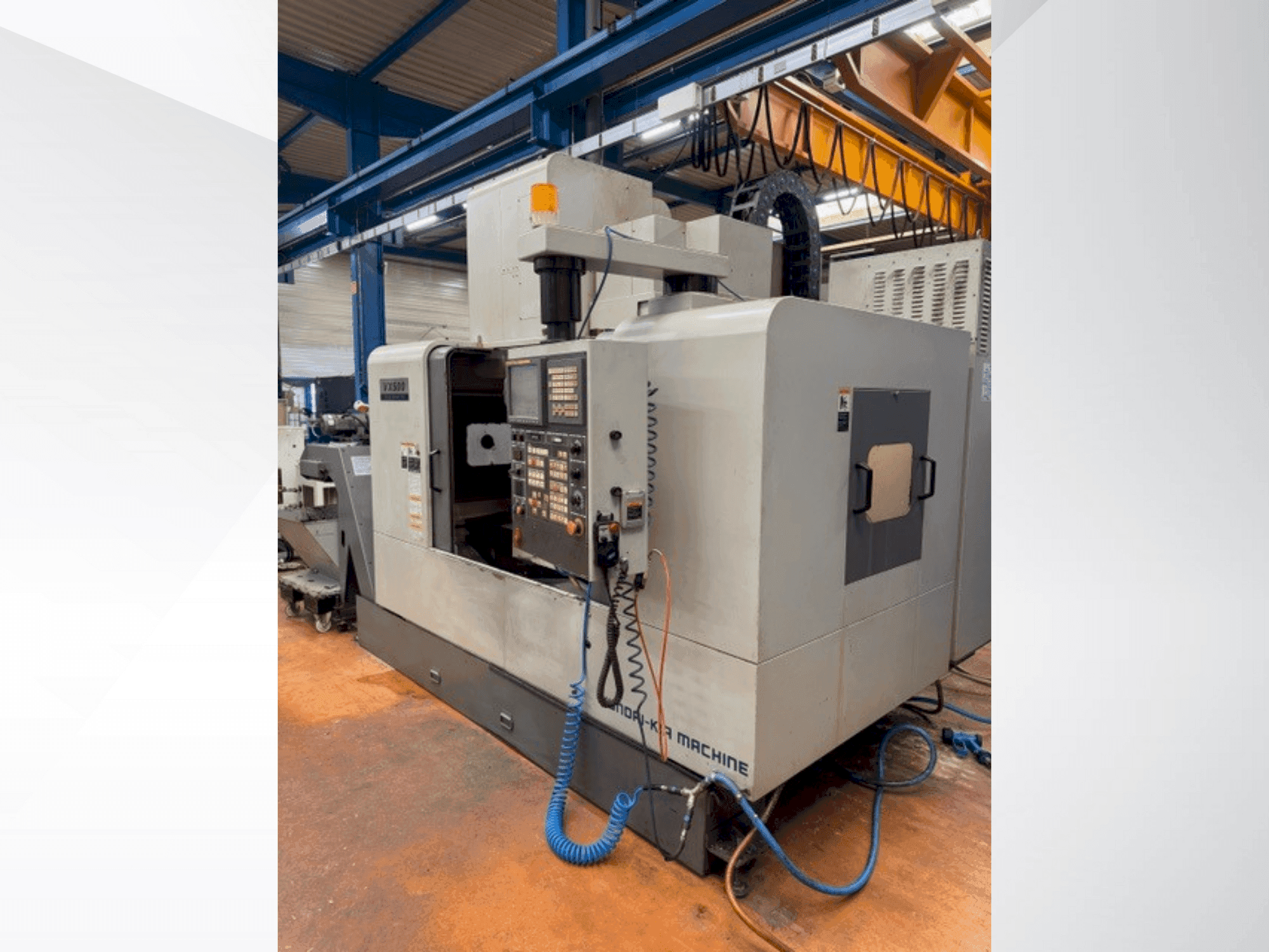 Makine HYUNDAI KIA VX500 - Önden görünüm