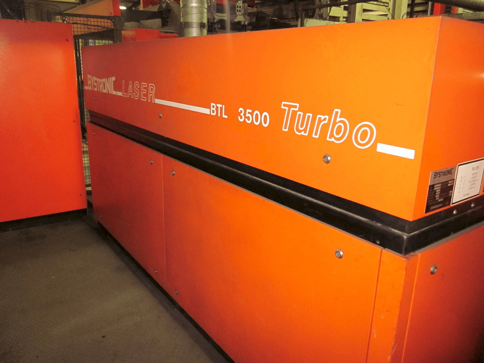 Makine Bystronic BTLl 3500 - Önden görünüm