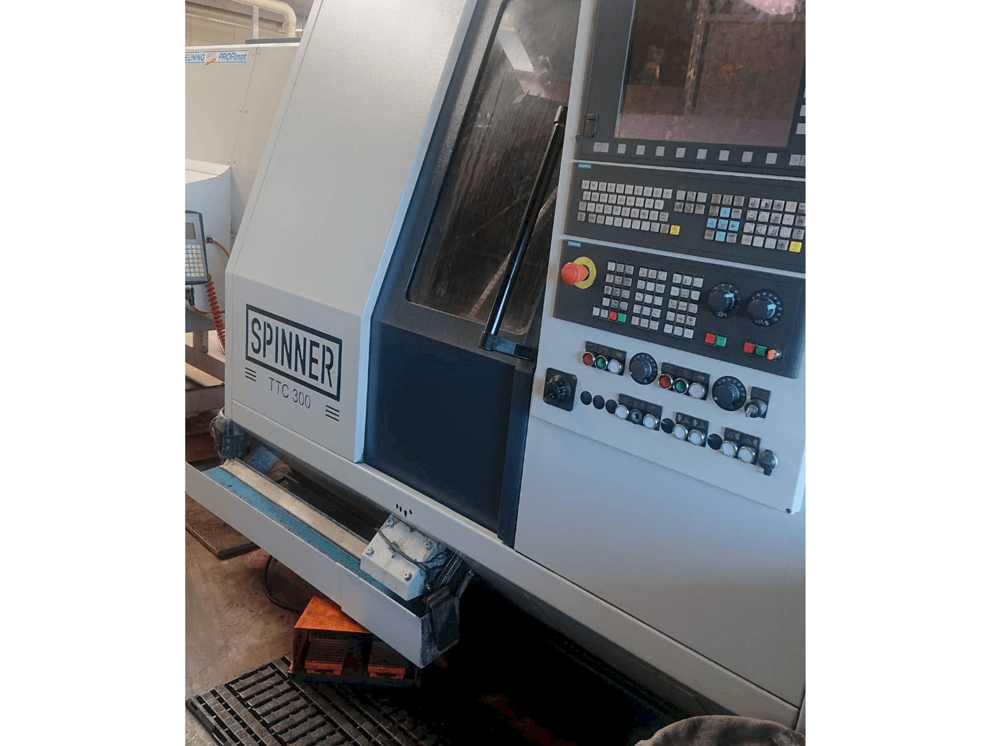 Makine SPINNER TTC300-52 SMMCY - Önden görünüm