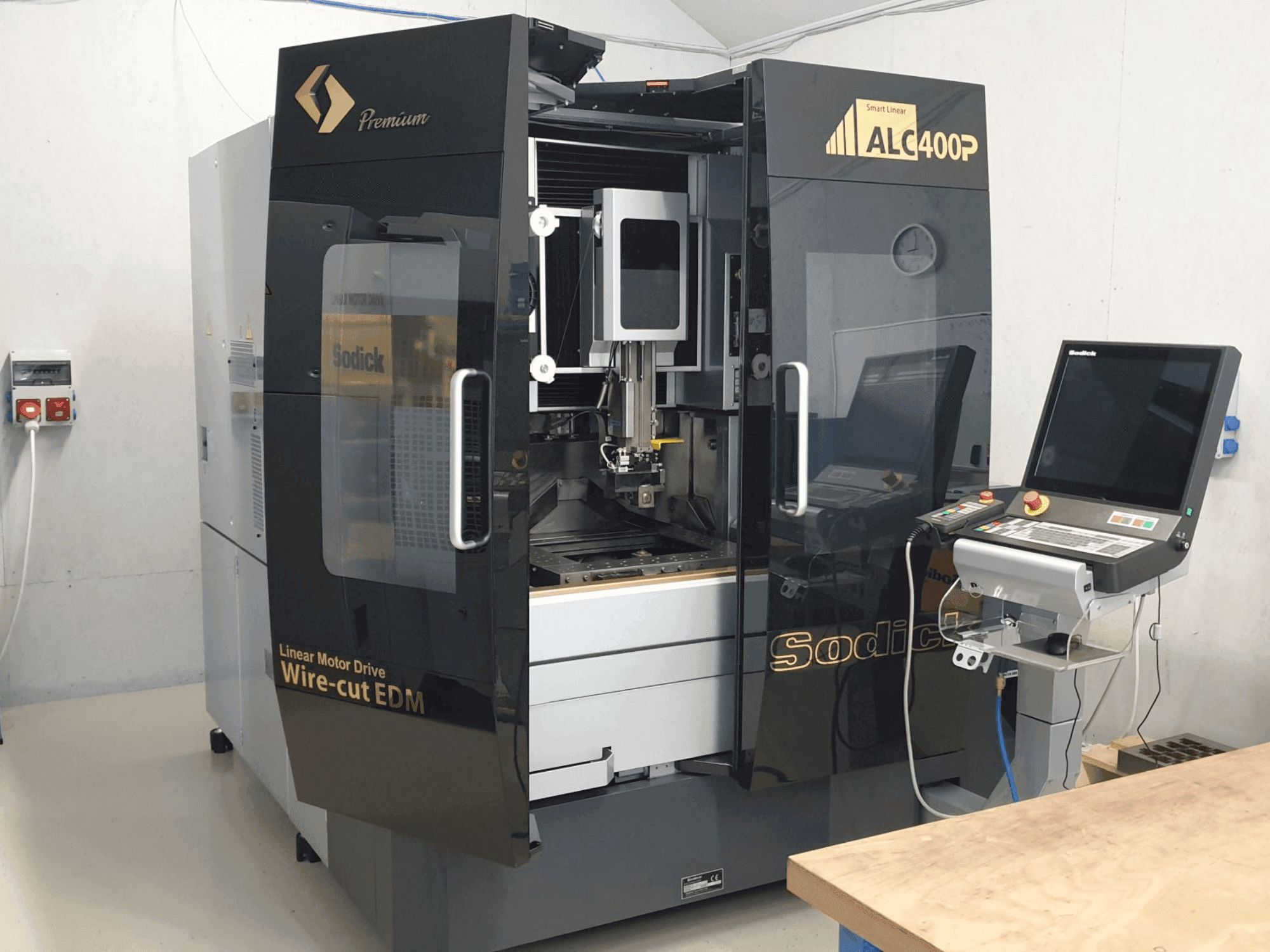 Makine Sodick SODICK ALC400P - Önden görünüm