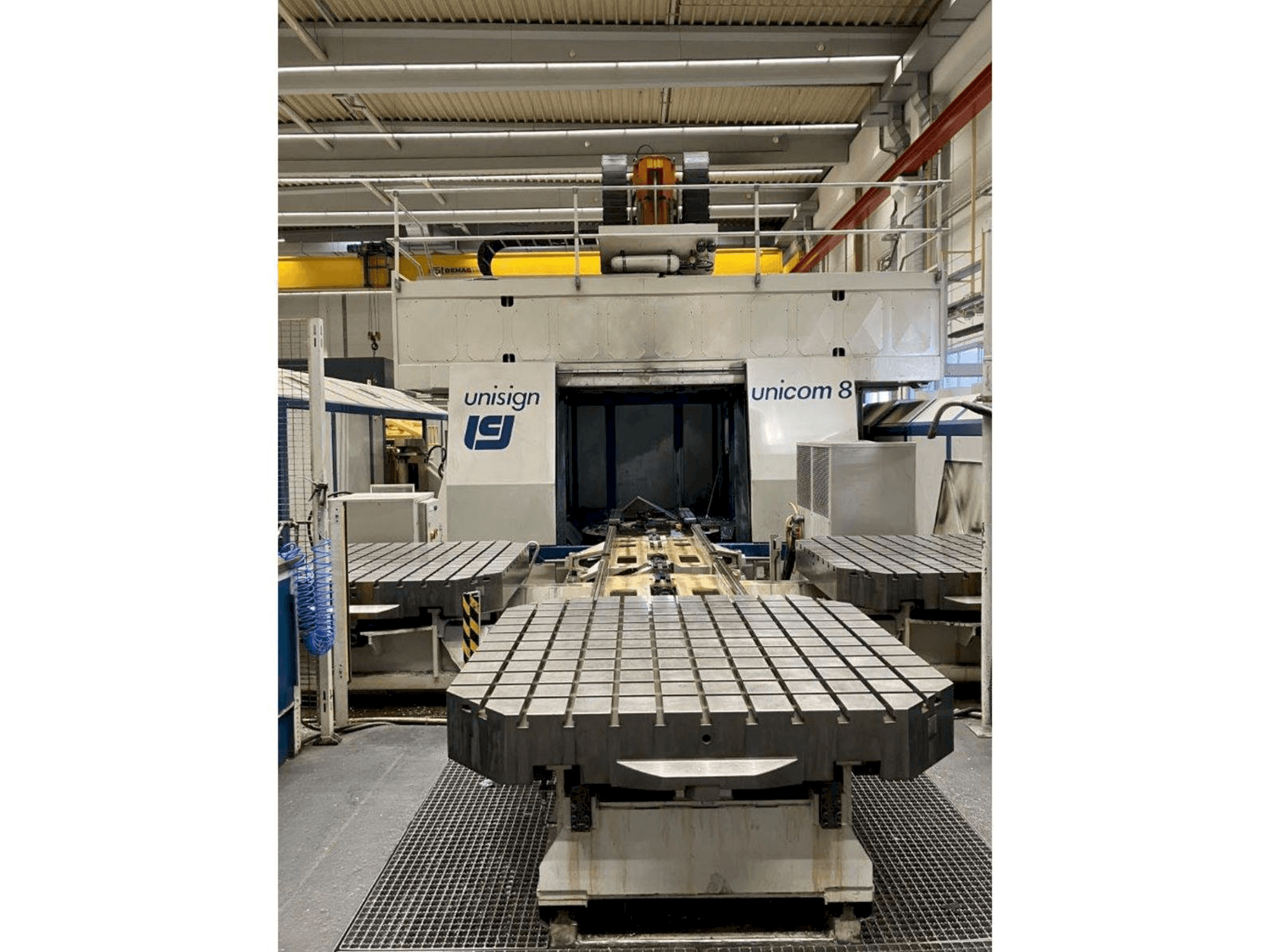 Makine Unisign Unicom 8 - Önden görünüm