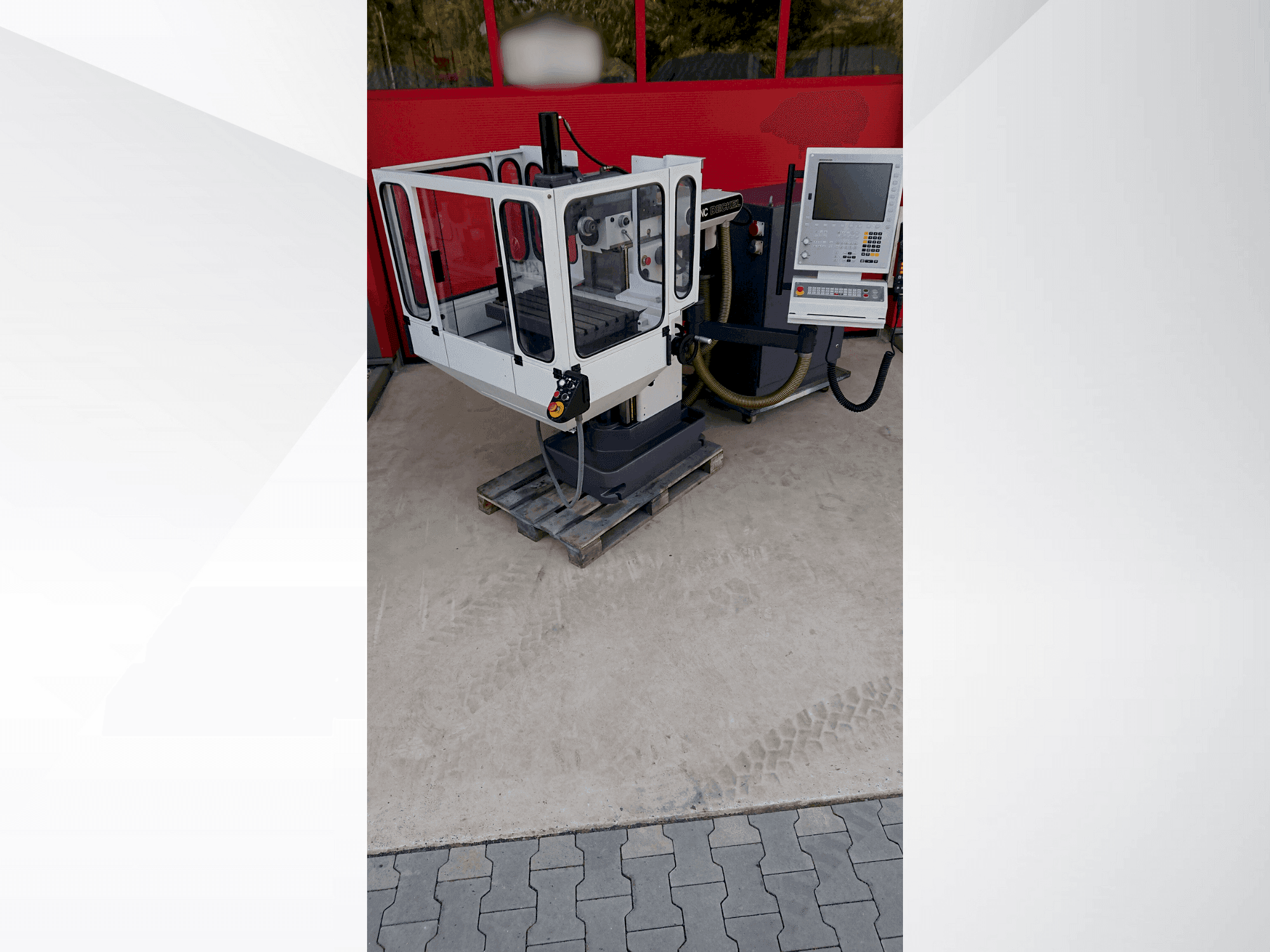 Makine DECKEL FP2NC - Önden görünüm