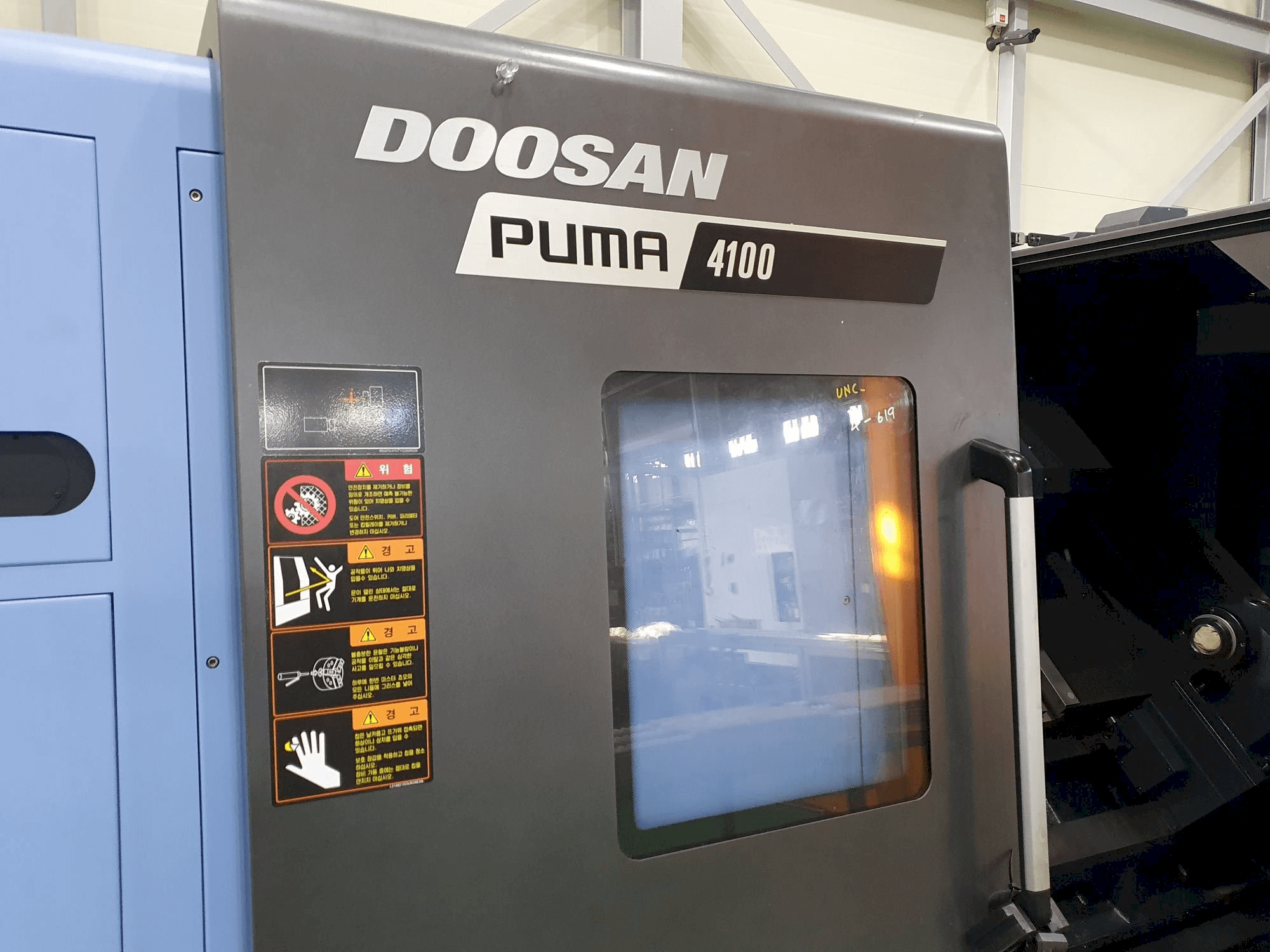 Makine Doosan PUMA 4100B - Önden görünüm