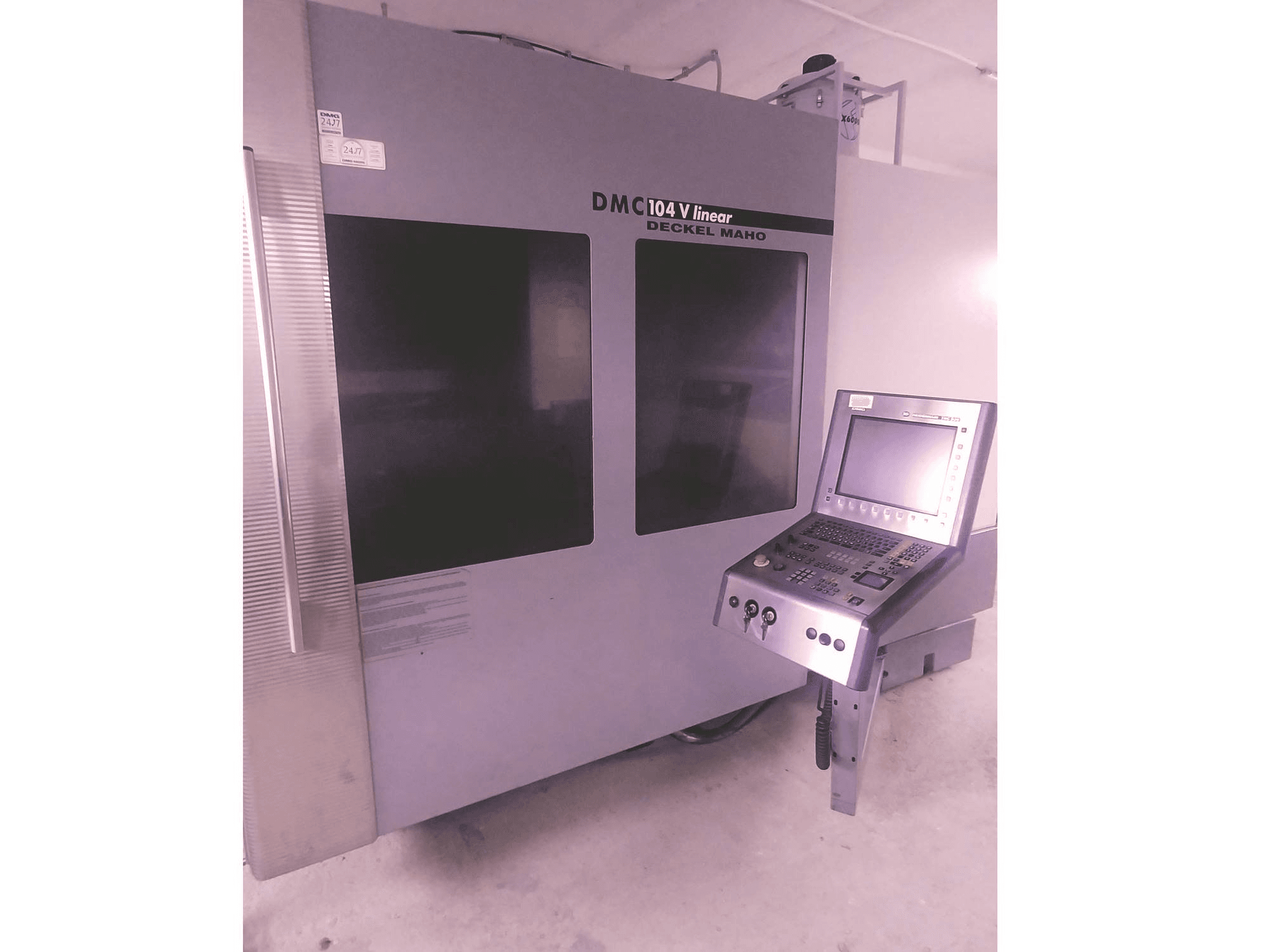 Makine DECKEL MAHO Dmc 104 V Linear - Önden görünüm