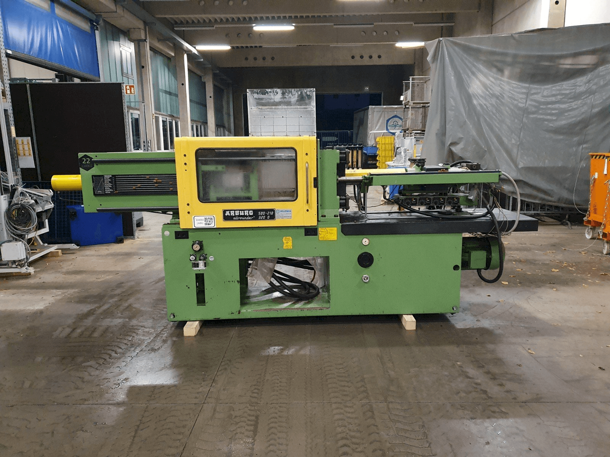 Makine Arburg Allrounder 320 D 500-210 - Önden görünüm