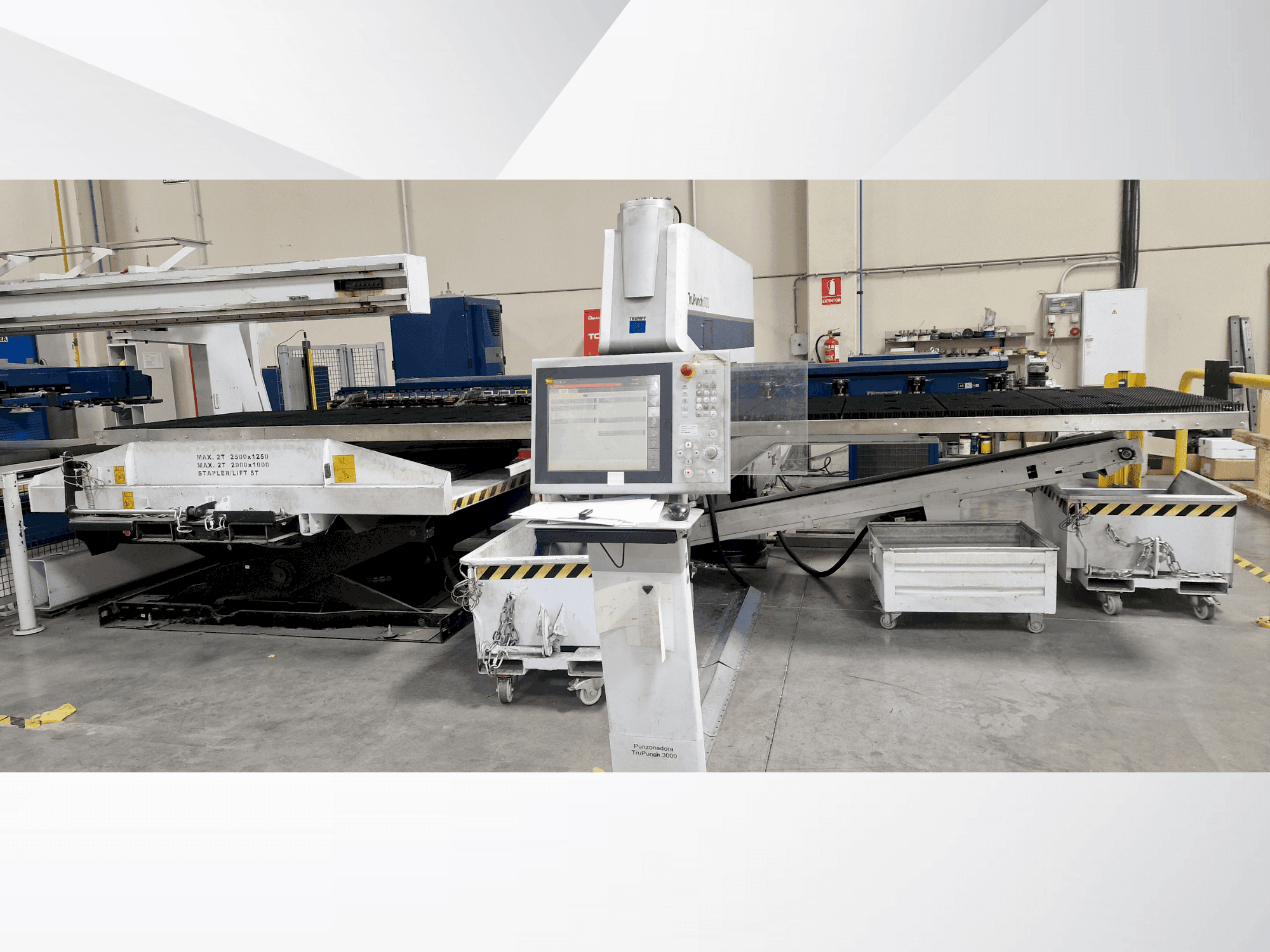 Makine TRUMPF Trupunch 3000 - Önden görünüm