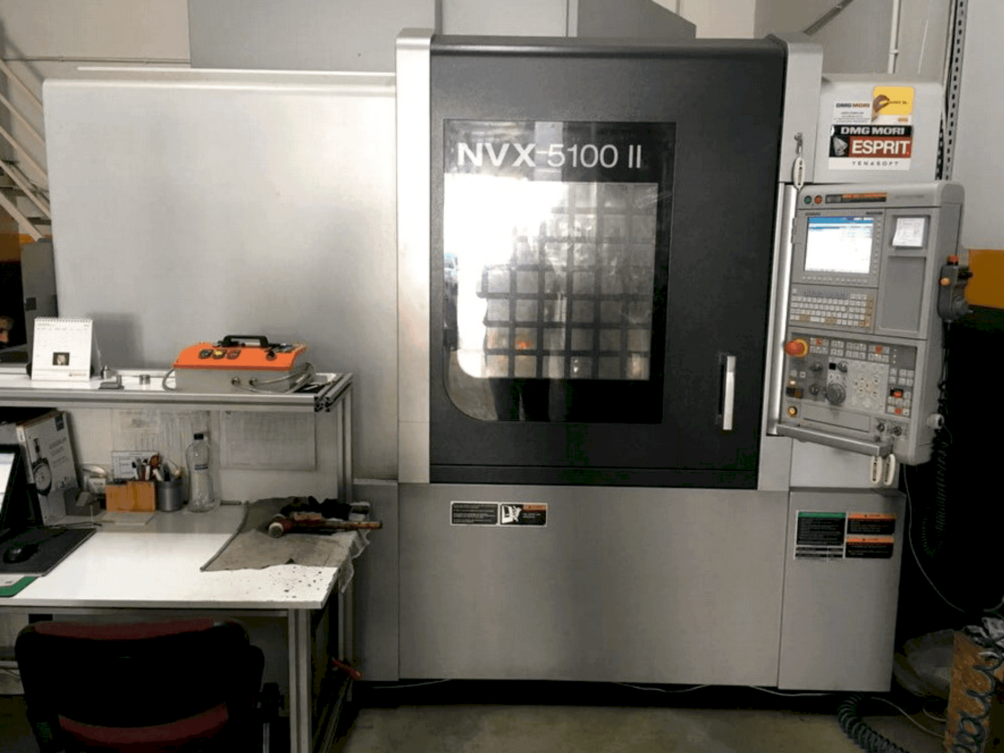 Makine DMG Mori Seiki NVX-5100 II - Önden görünüm