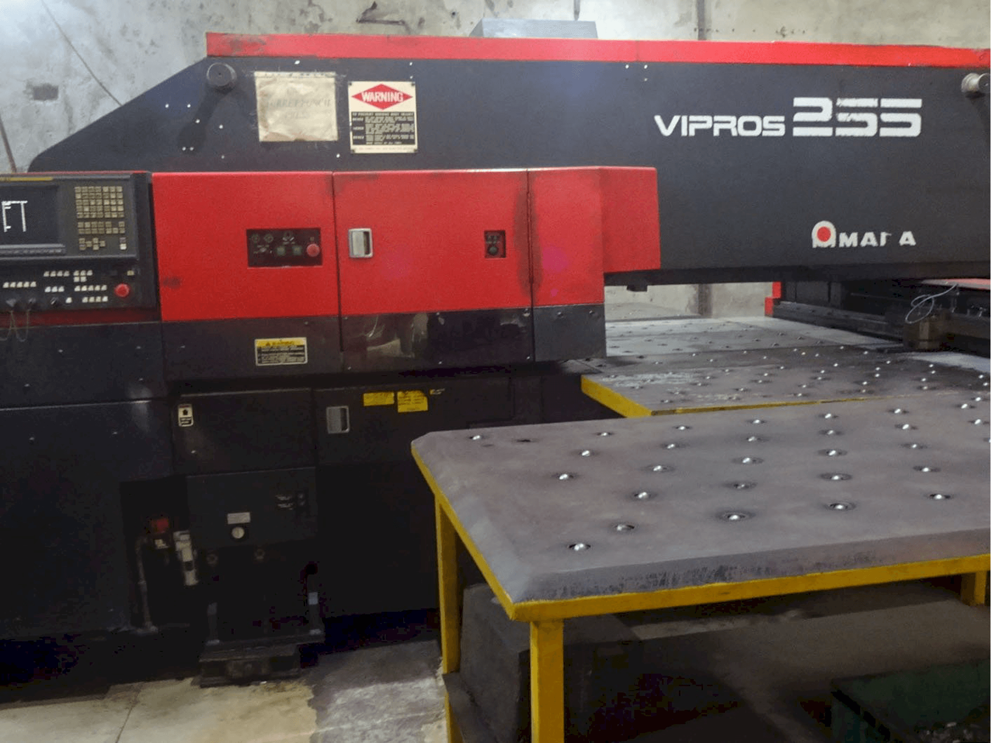 Makine AMADA - Önden görünüm Vipros 255