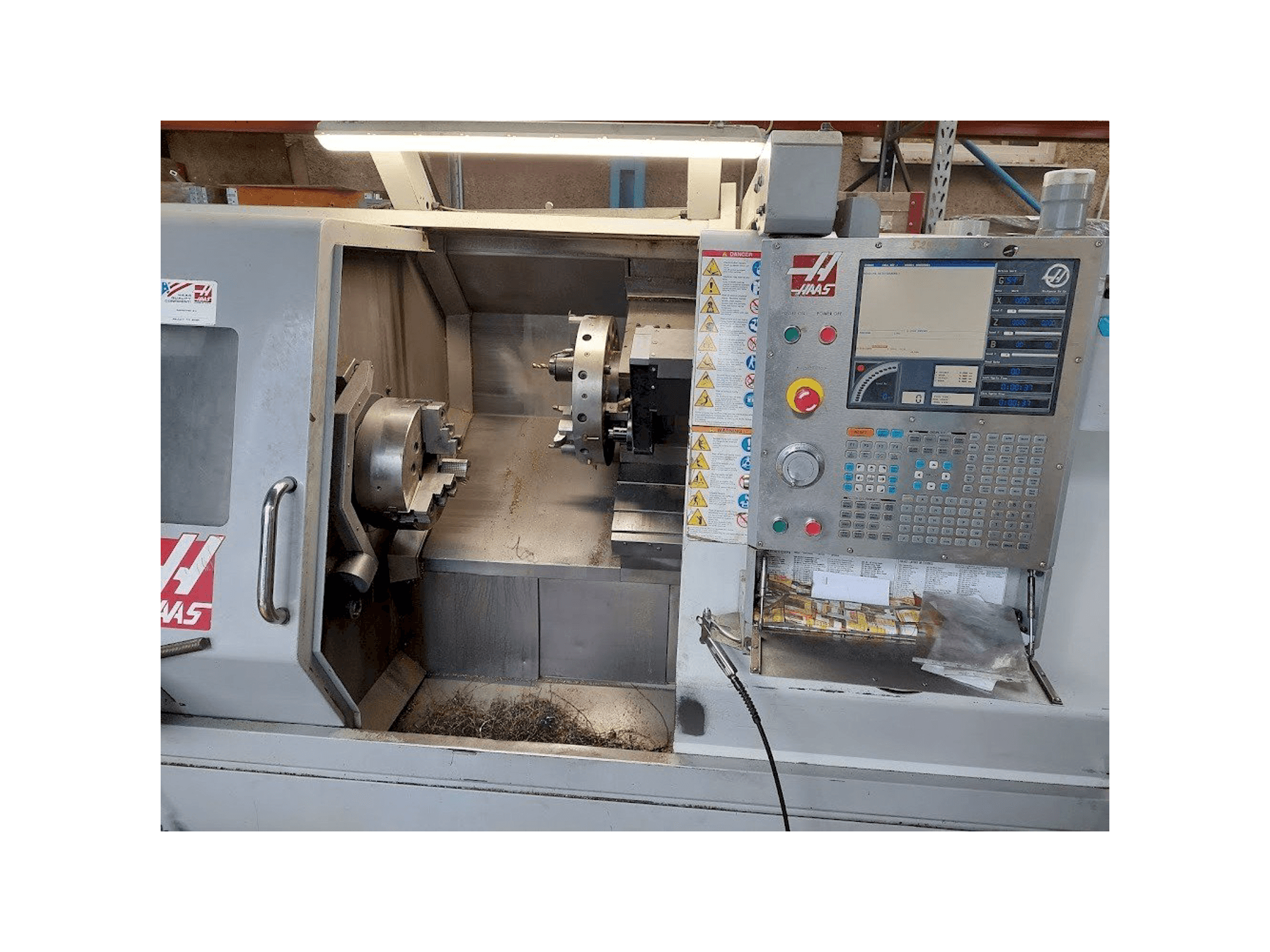Makine HAAS SL-30TBHE - Önden görünüm