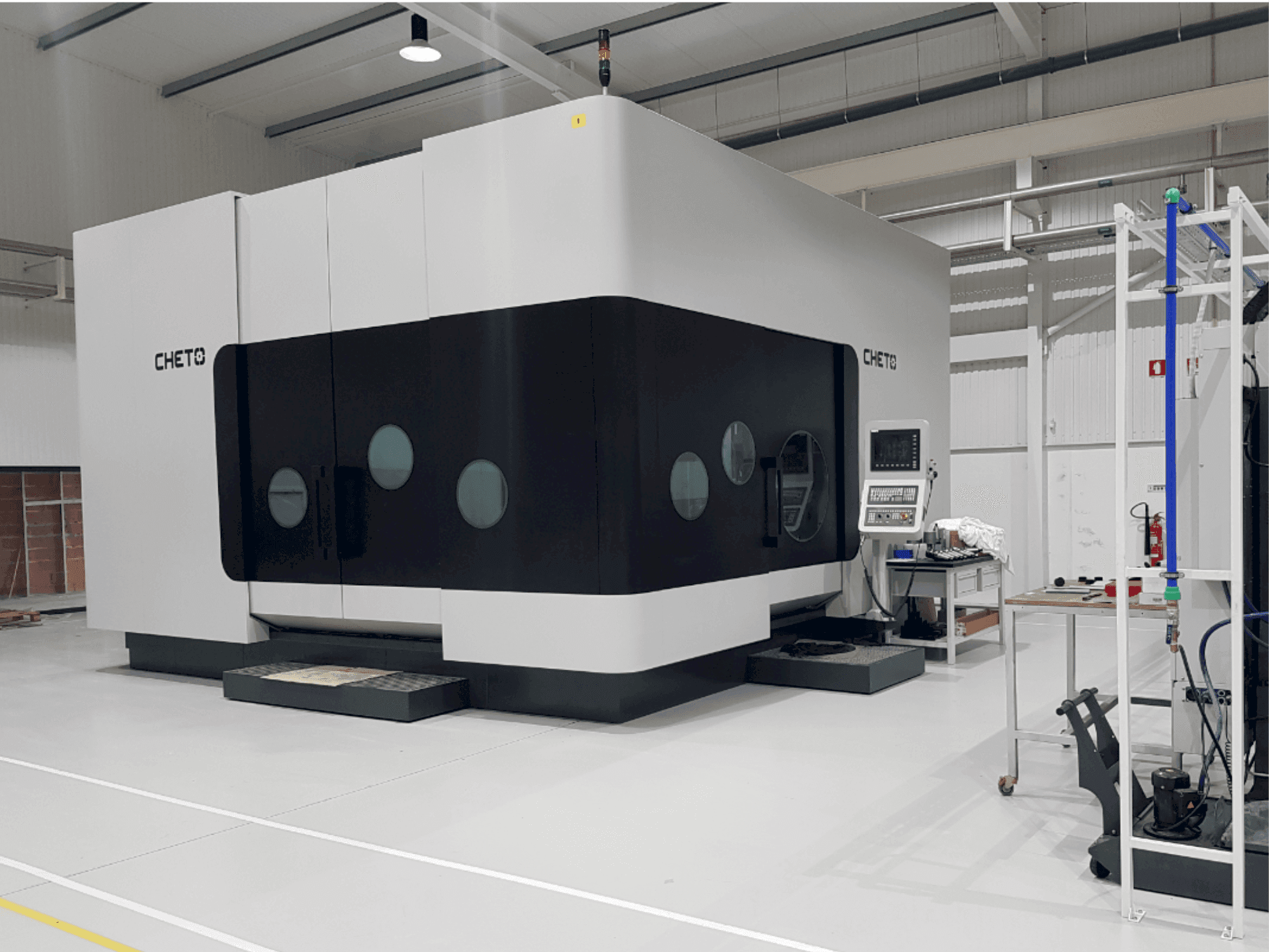 Makine CHETO IXN2000 (2019) - Önden görünüm