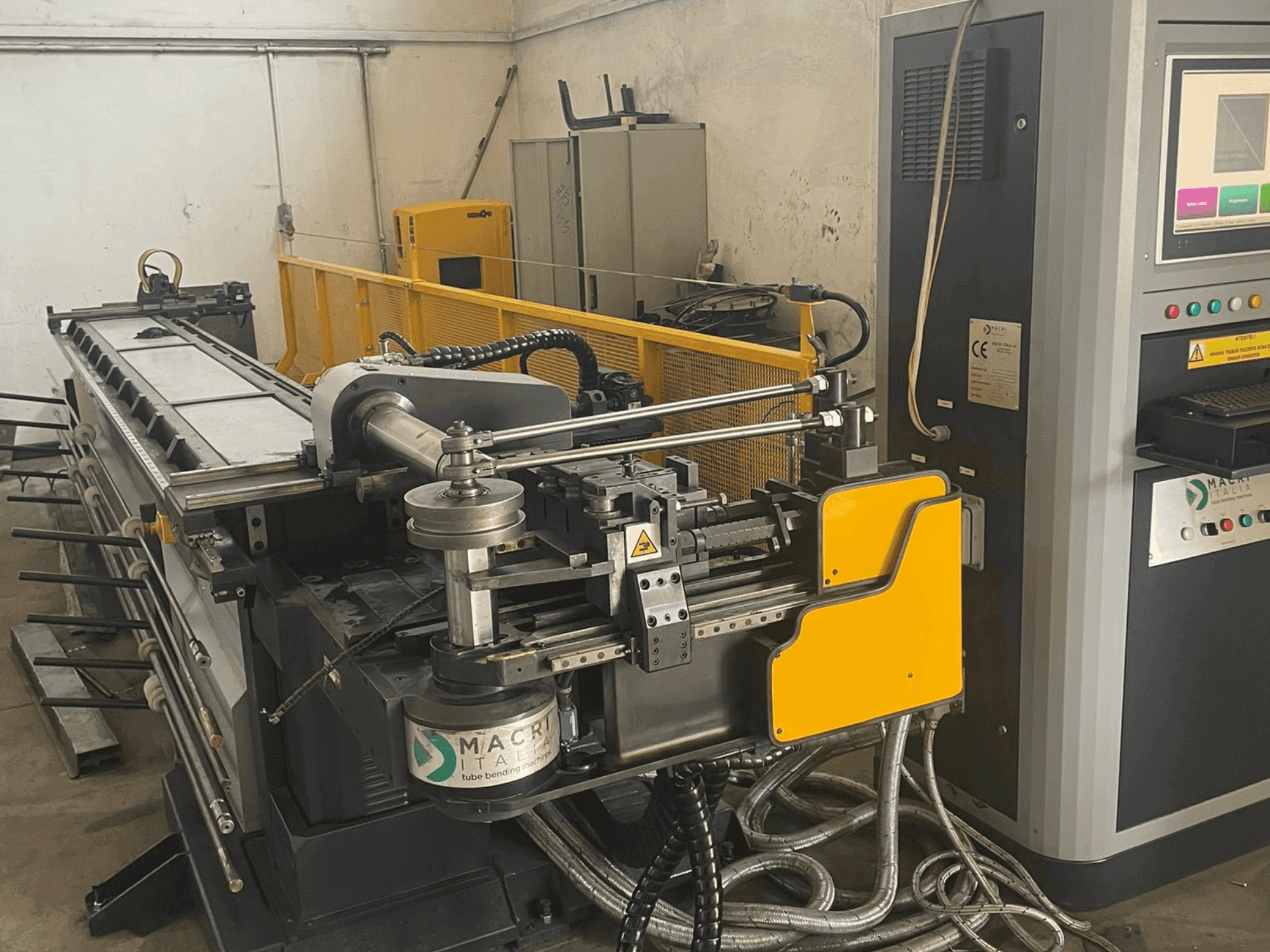 Makine MACRI PROVAR 6-45 U-D - Önden görünüm