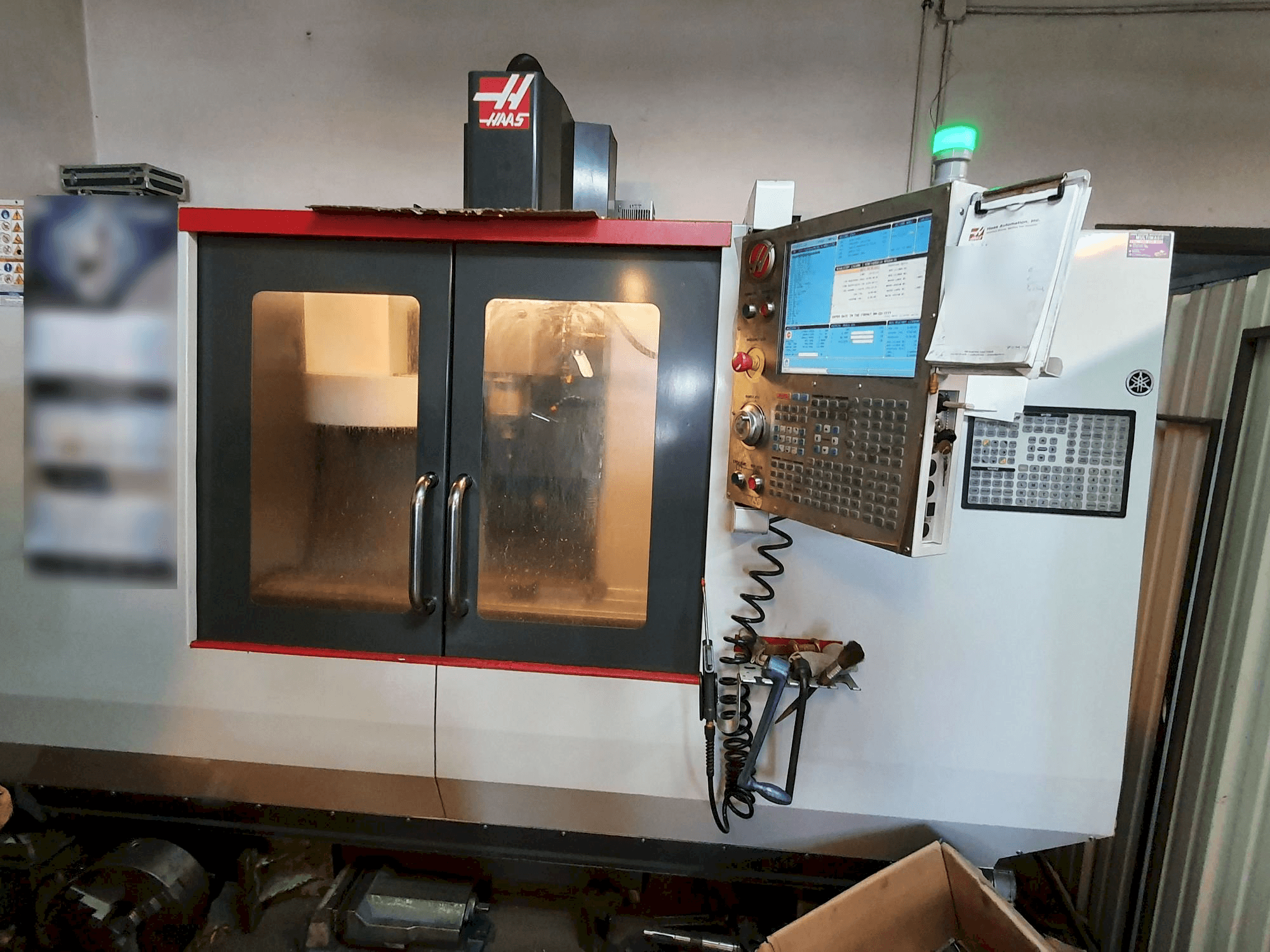 Makine HAAS TM-2P - Önden görünüm