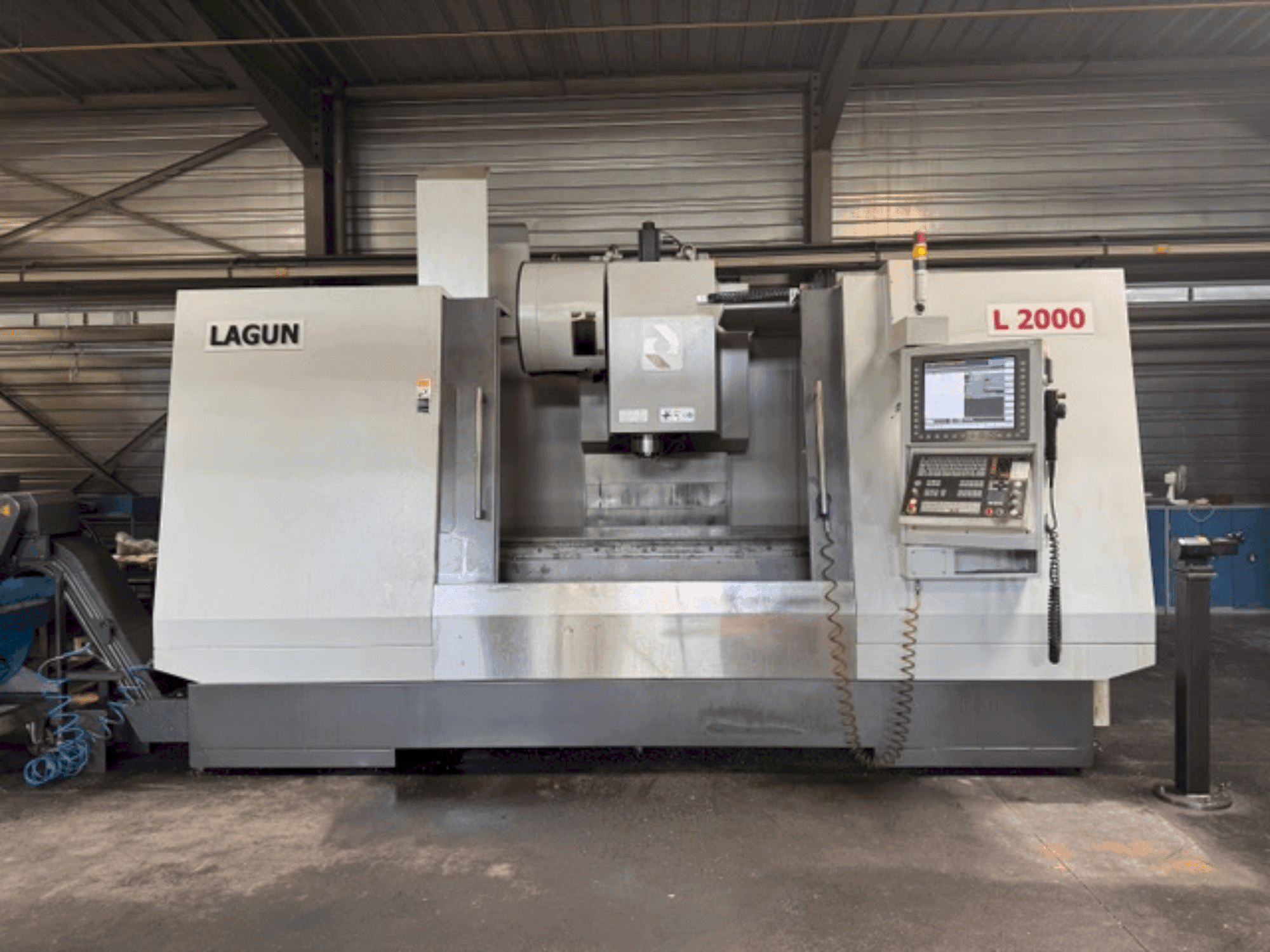 Makine LAGUN L2000 - Önden görünüm