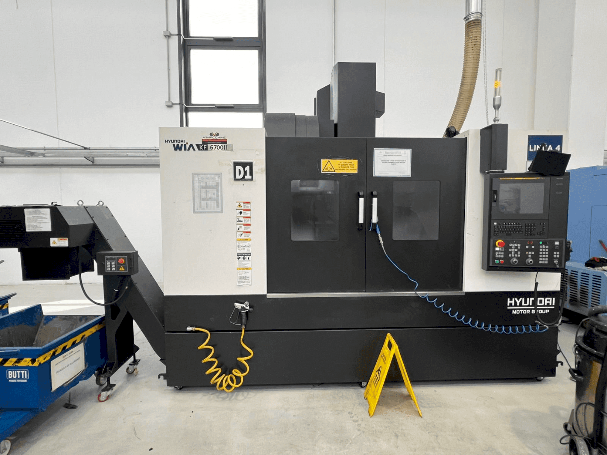 Makine Hyundai Wia KF 6700 II - Önden görünüm