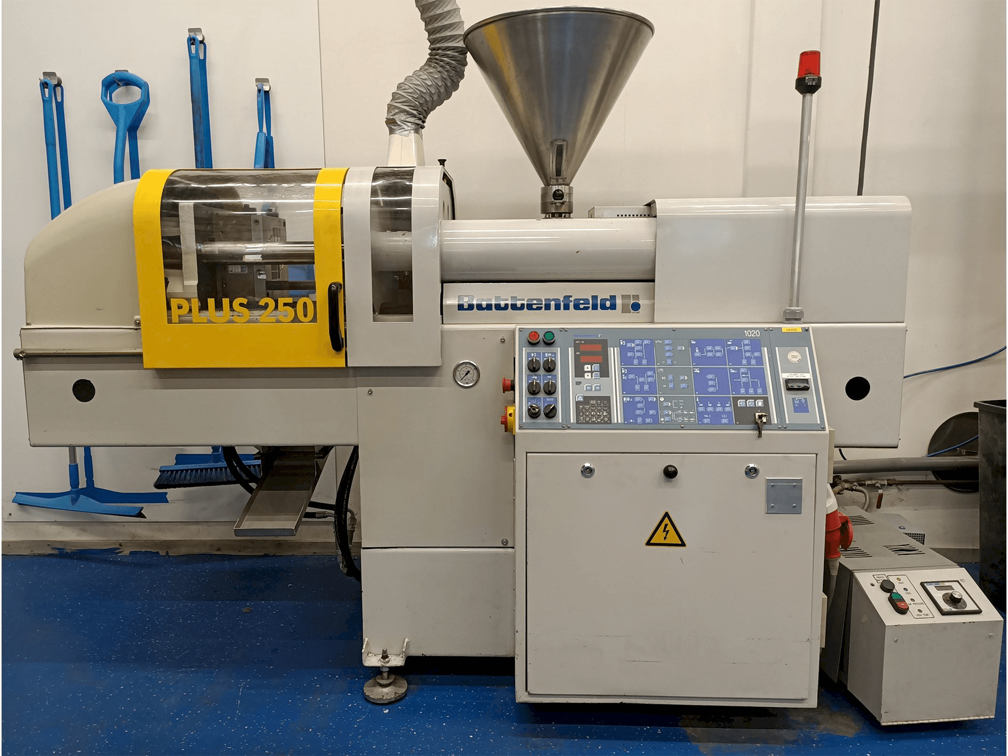 Makine Battenfeld PLUS 250/50 - Önden görünüm