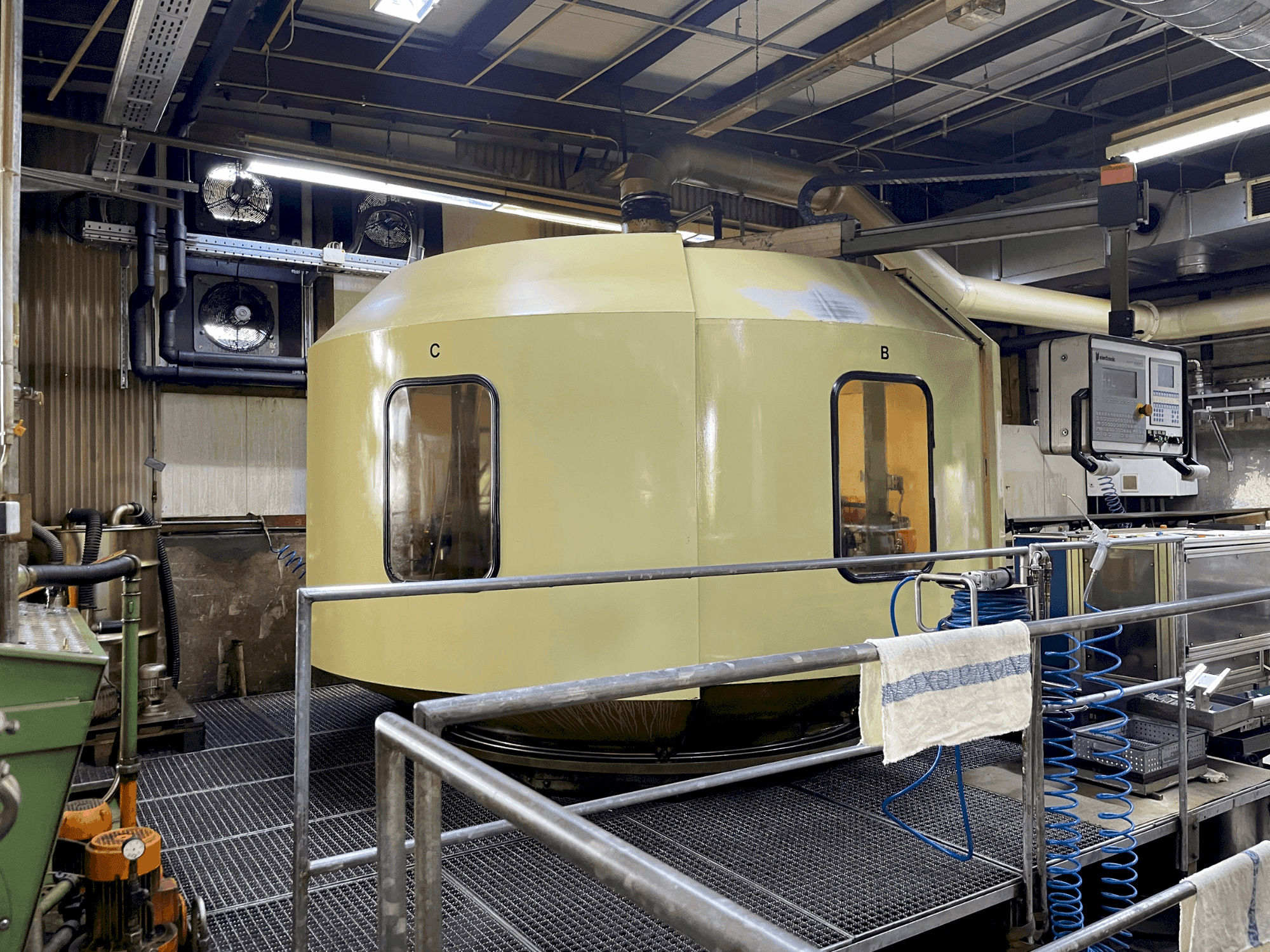 Makine HUG RISMAT 157 G-16 F48 - Önden görünüm