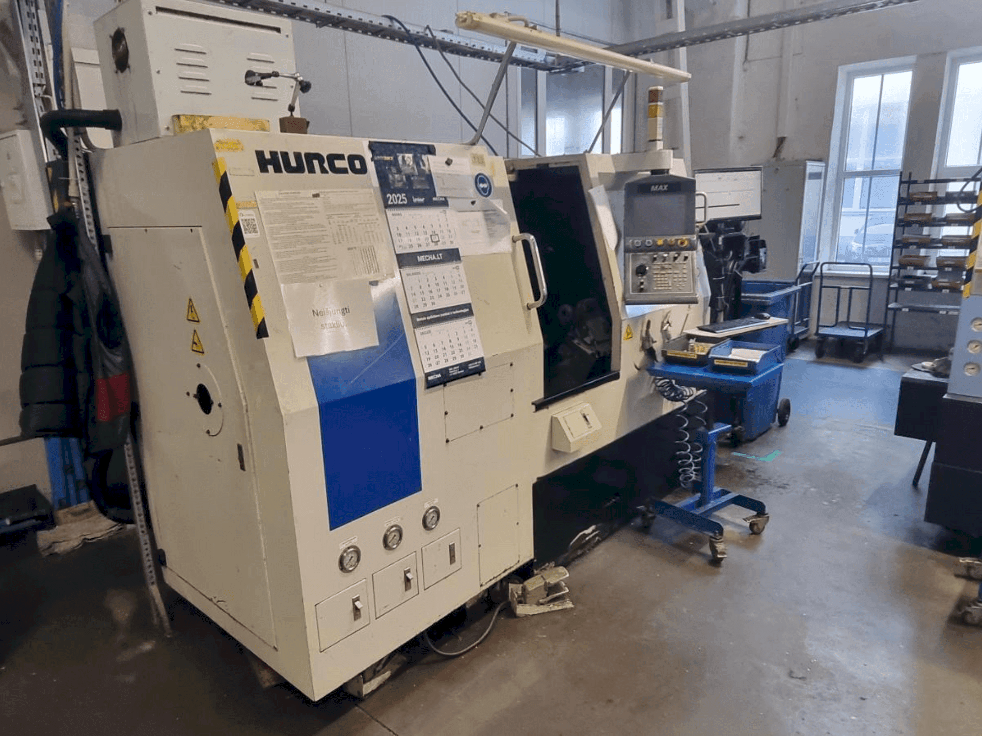 Makine Hurco TMM8 - Önden görünüm