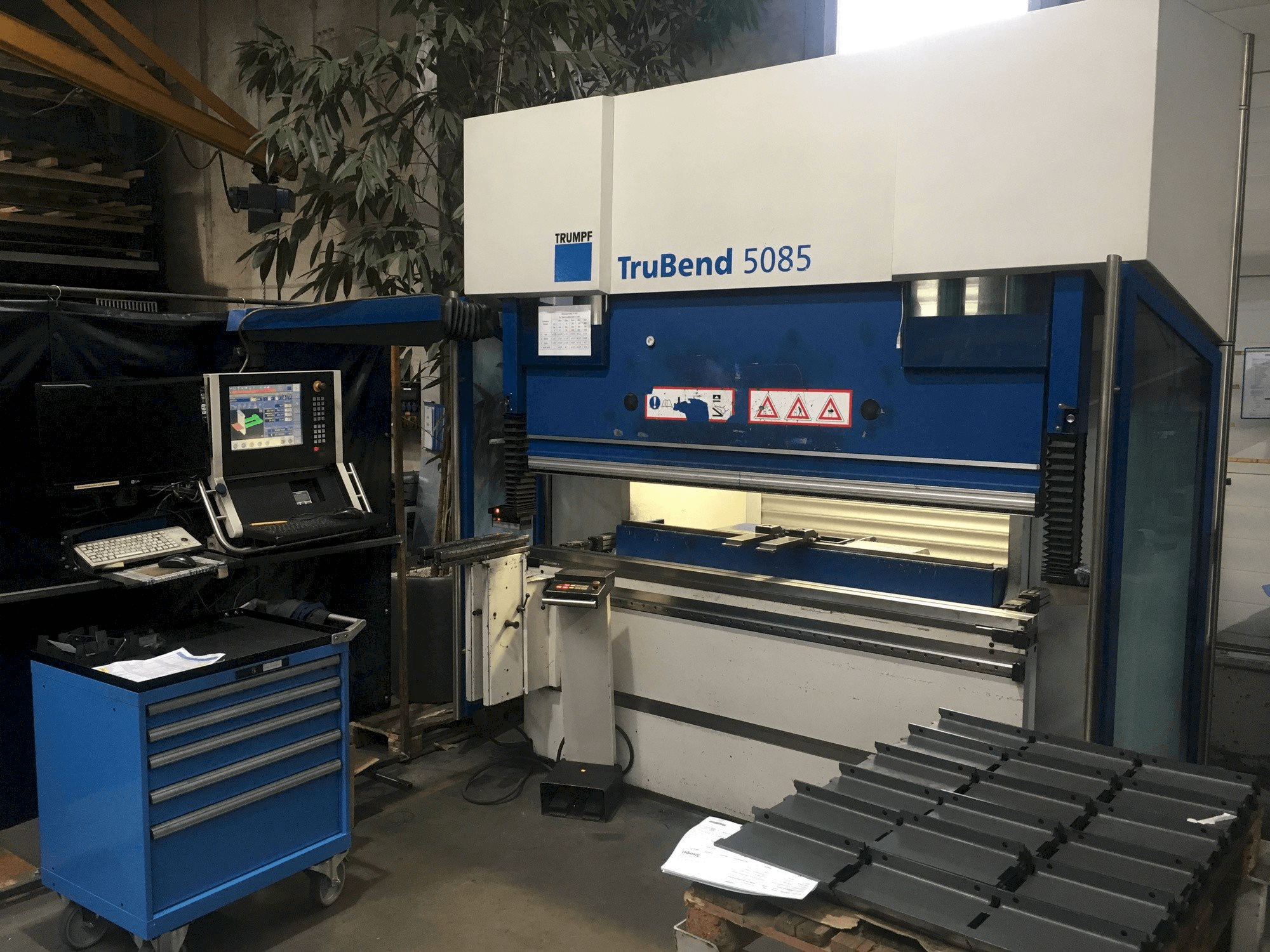 Makine Trumpf TruBend 5085X - Sağdan görünüm