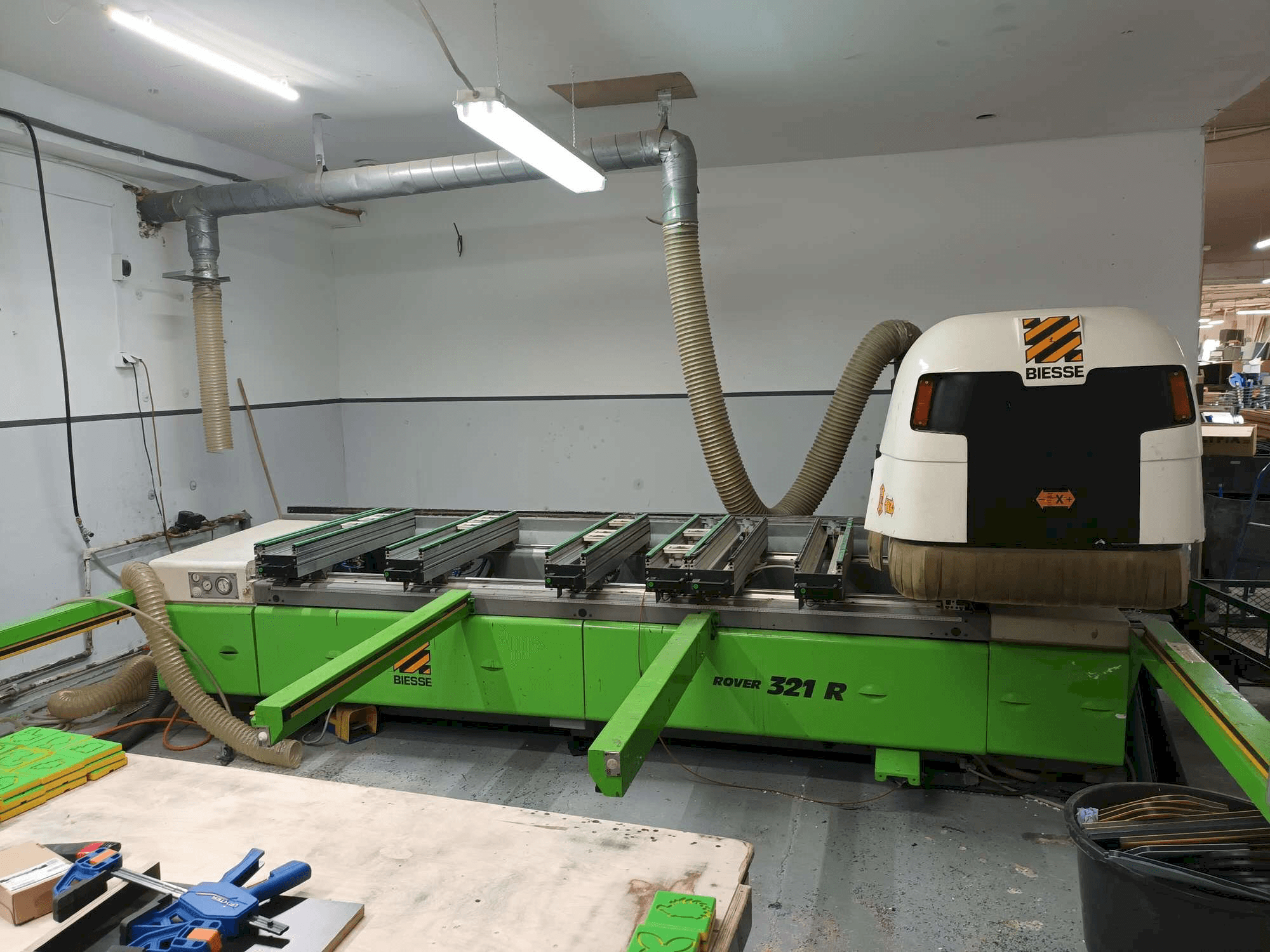Makine BIESSE Rover 321R - Önden görünüm