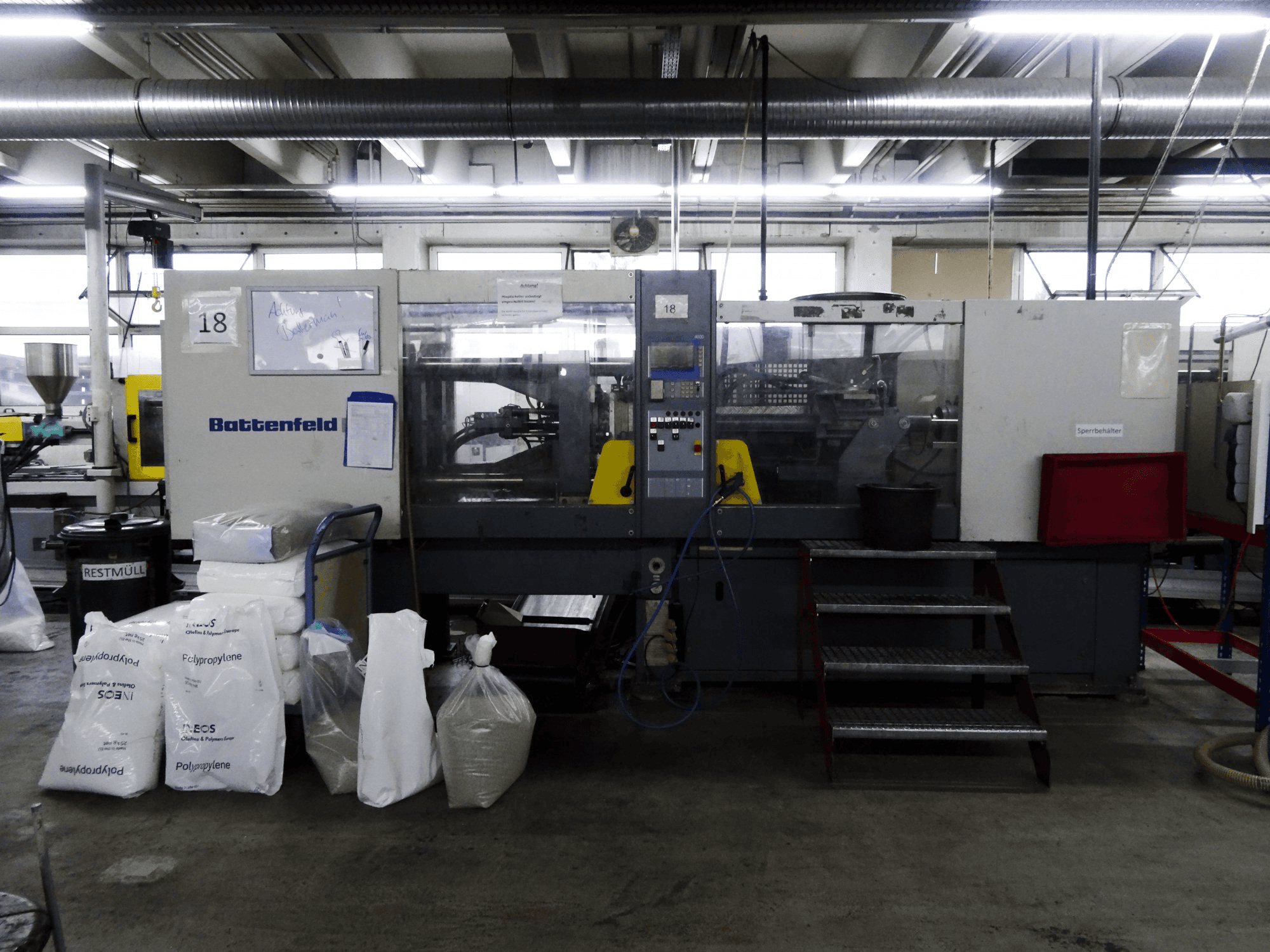 Makine Battenfeld - Önden görünüm BA 1500/630 BK