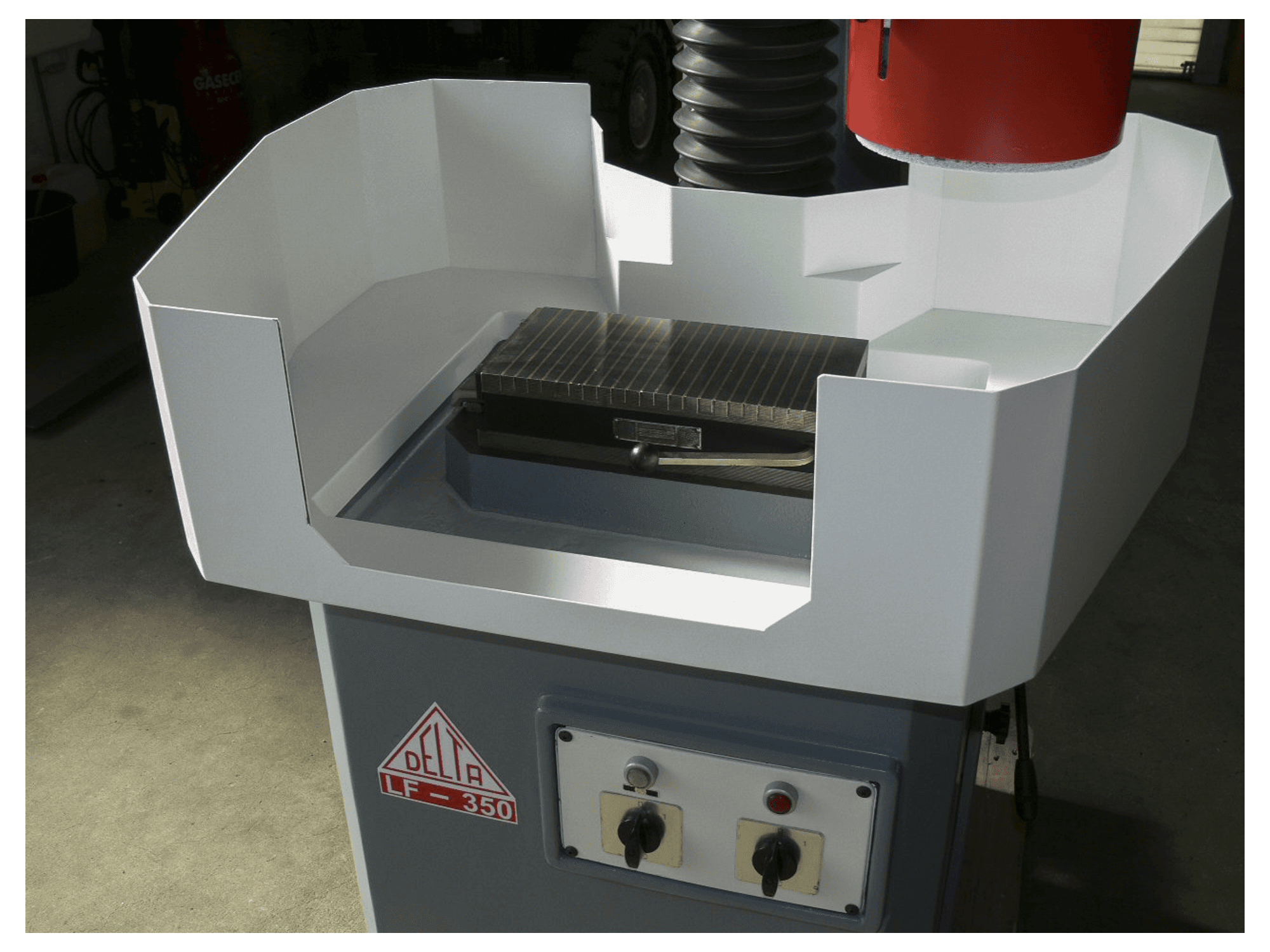 Makine DELTA - Önden görünüm LF-350