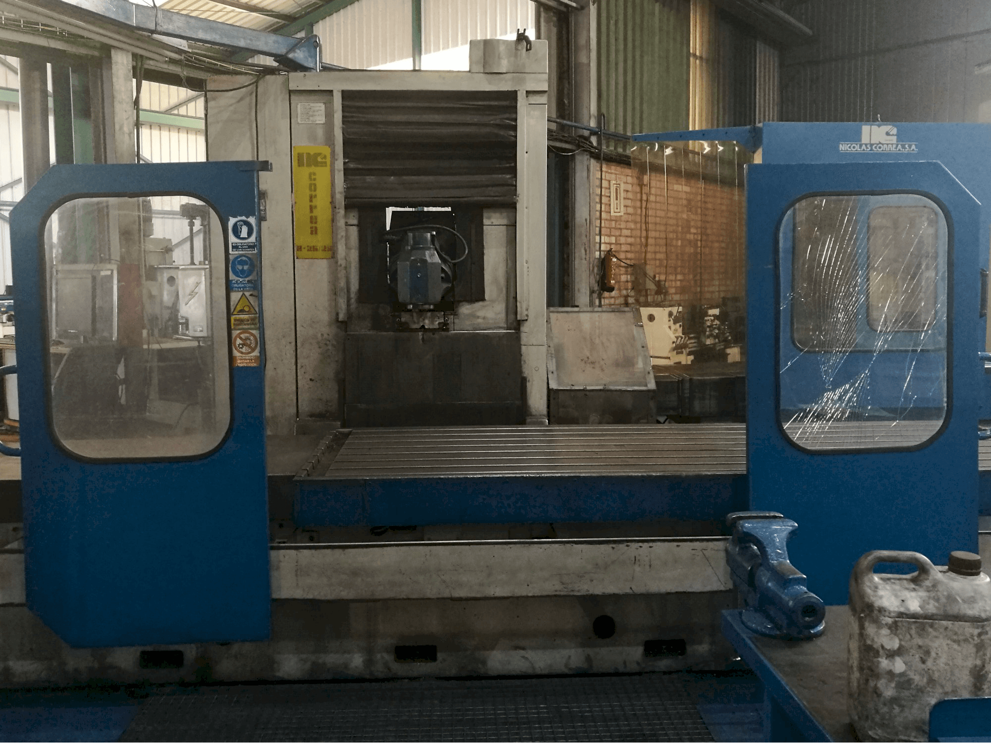 Makine Correa - Önden görünüm A25-25