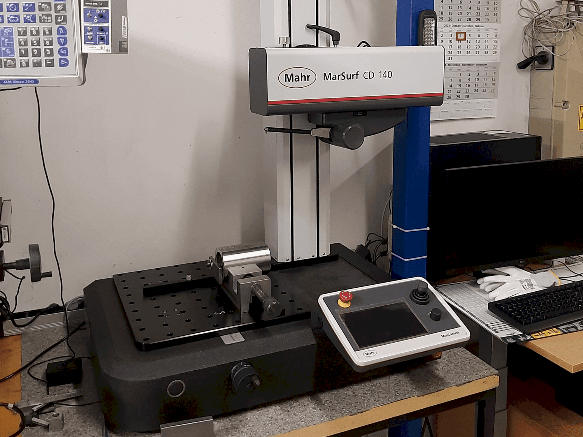 Makine MAHR MarSurf CD 140 - Önden görünüm