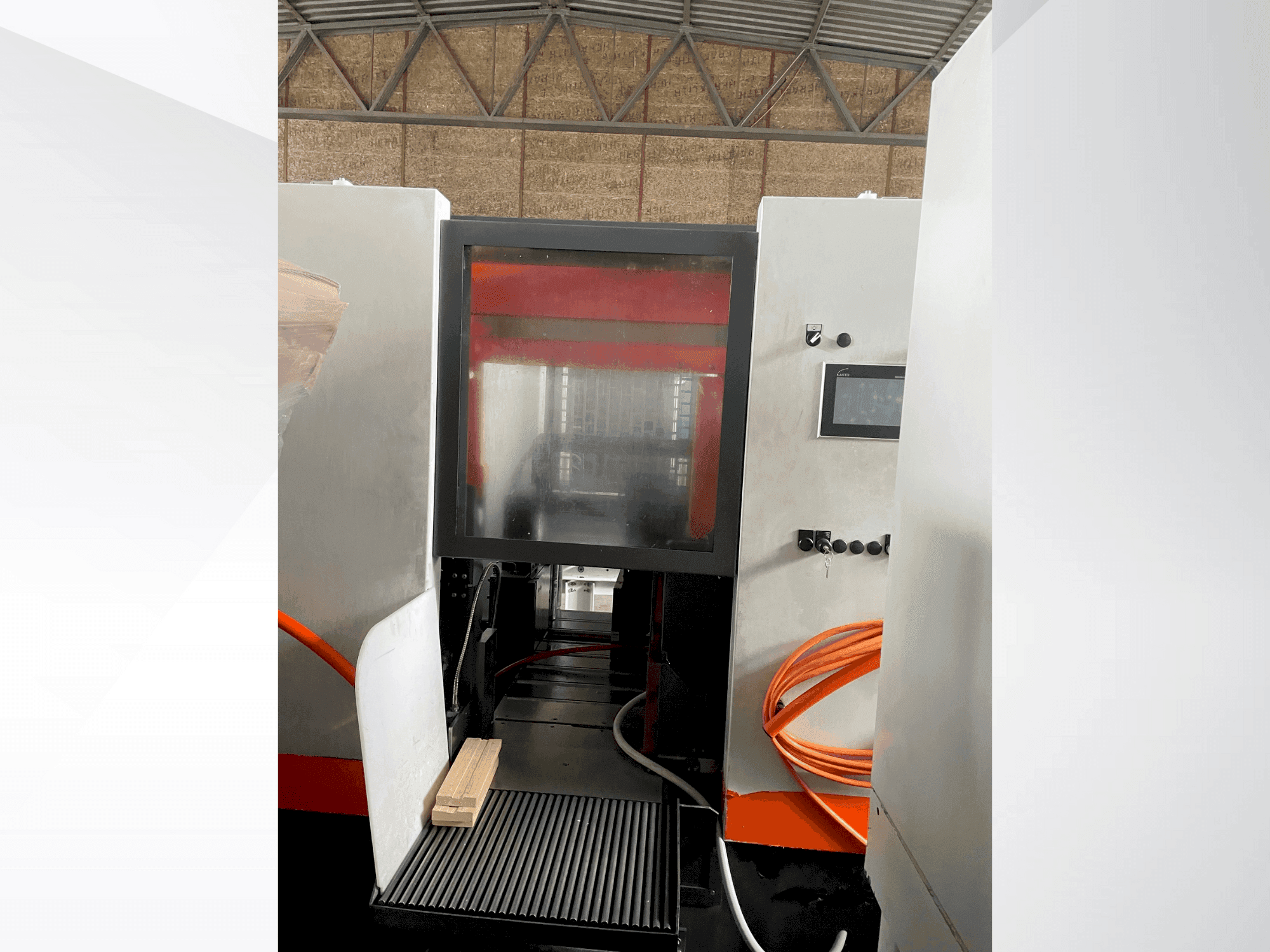 Makine KASTO WIN A4.6 - Önden görünüm