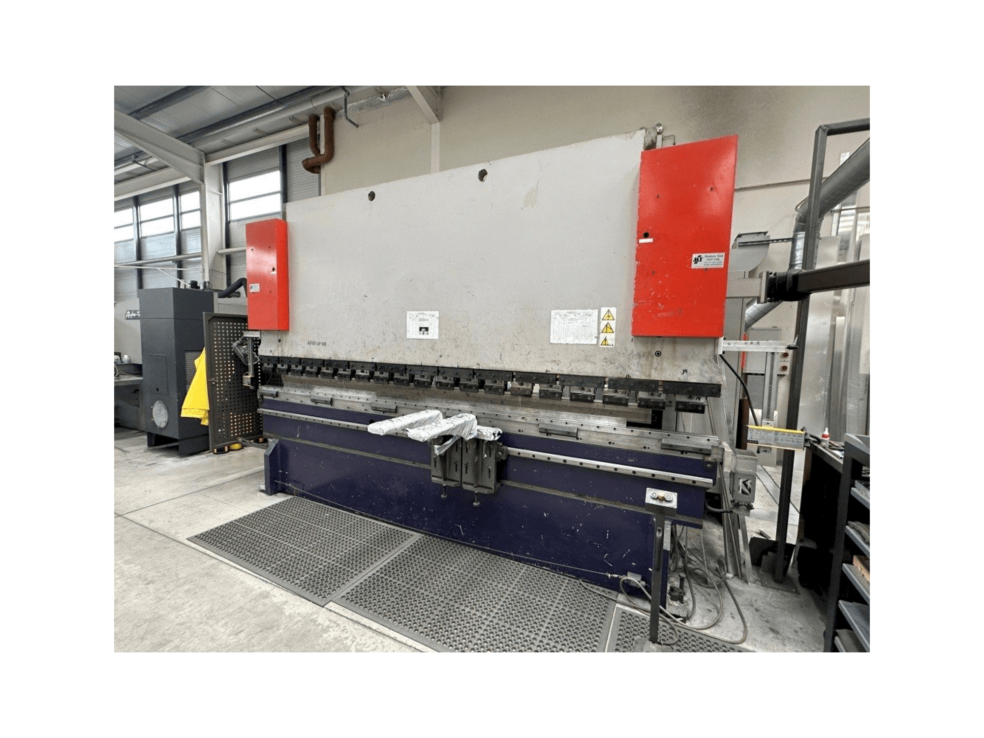 Makine Bystronic AFM EP160 - Önden görünüm