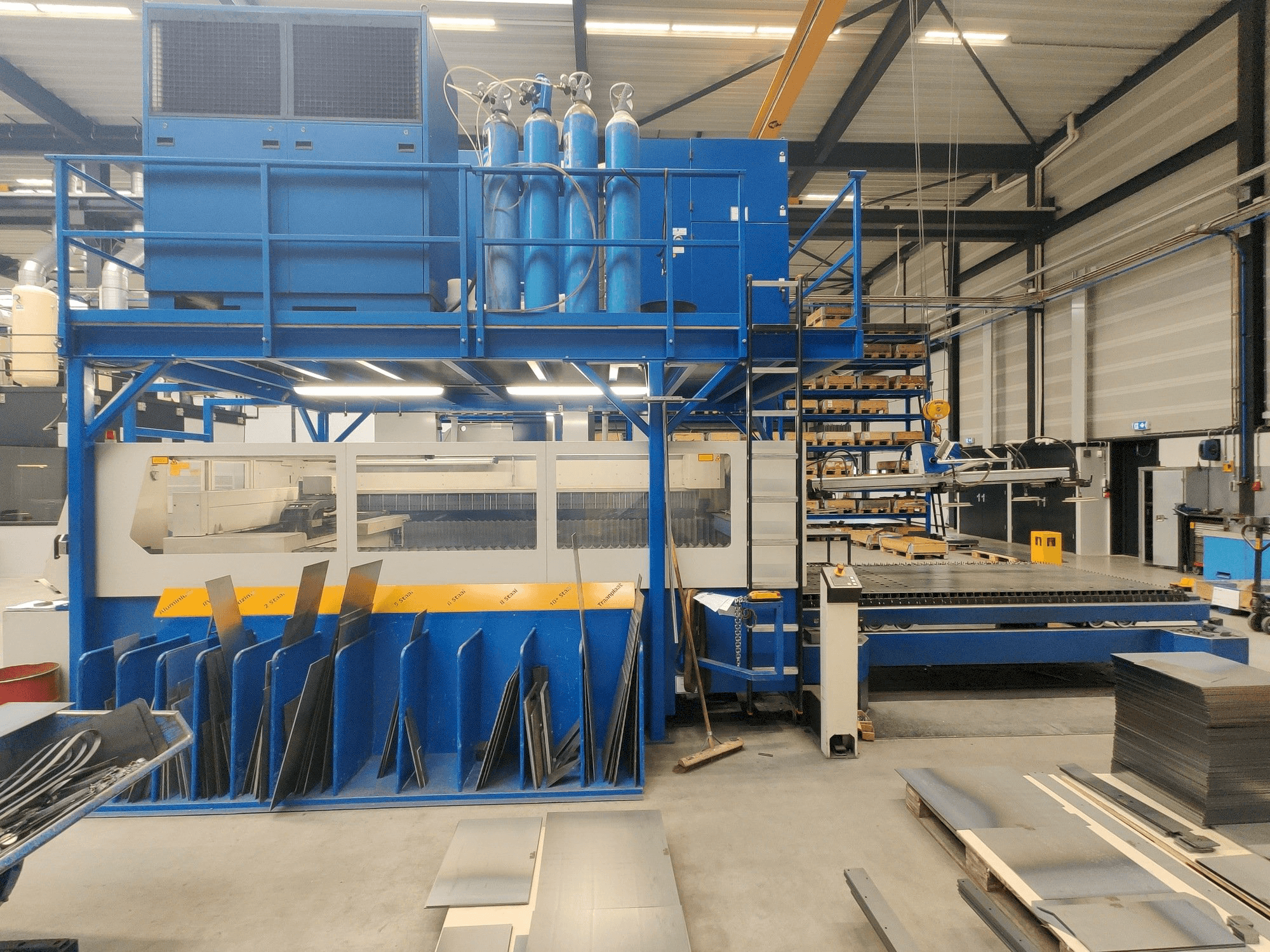 Makine Trumpf Trumatic L 3030 - Sol taraftaki görüntü