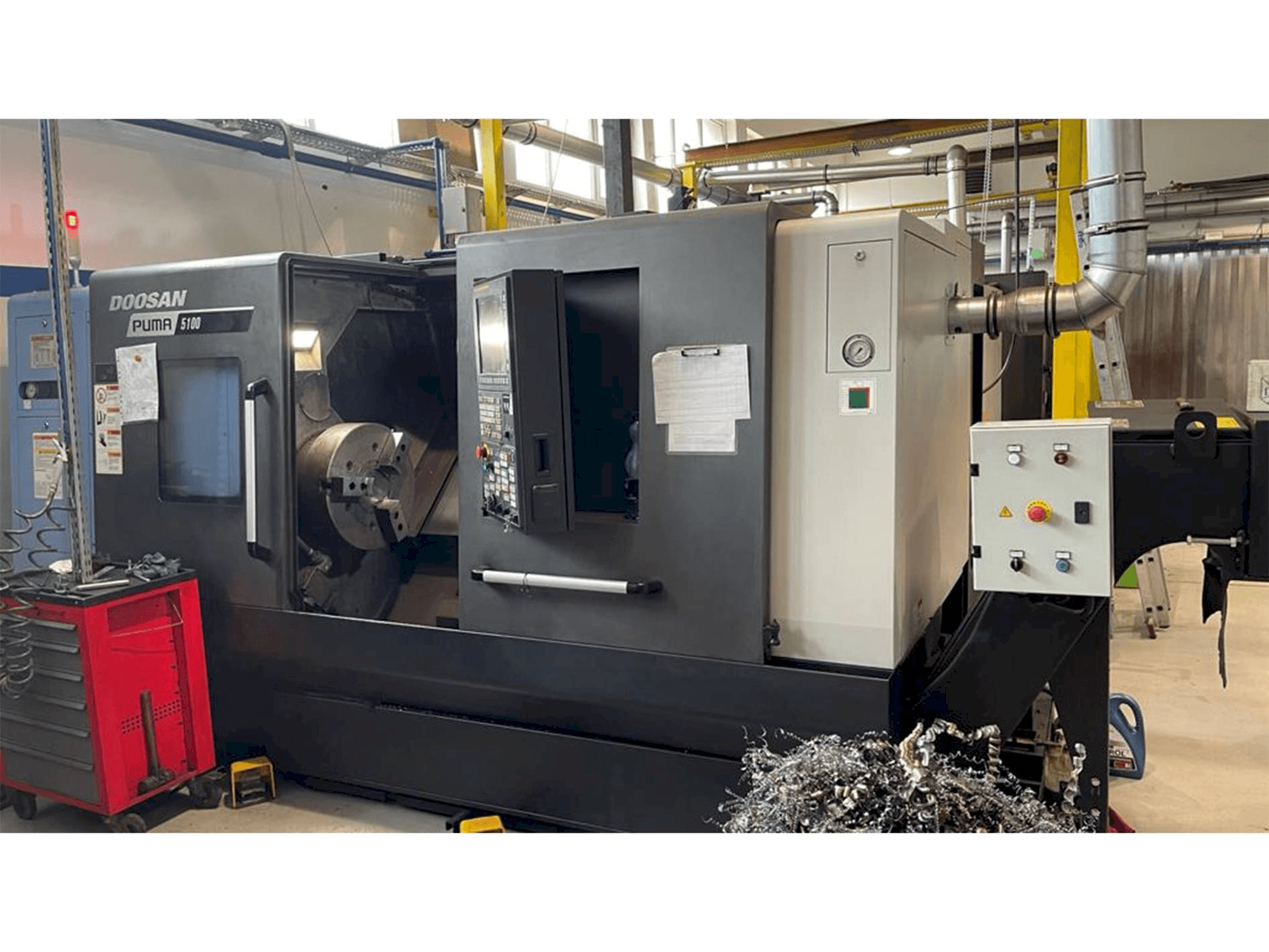 Makine Doosan Puma 5100B - Önden görünüm